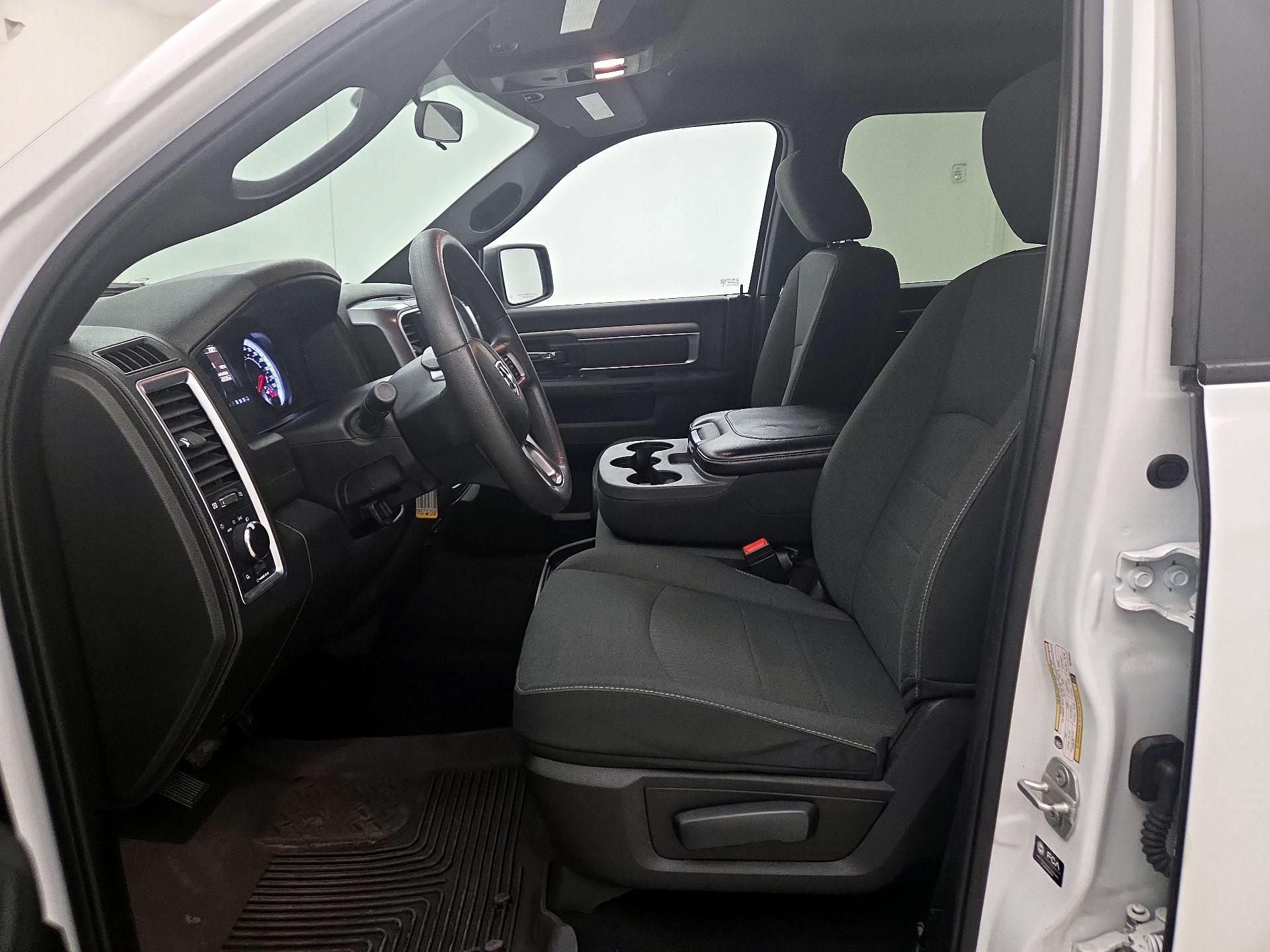 Thumbnail: 2024 RAM 1500 Classic - 11
