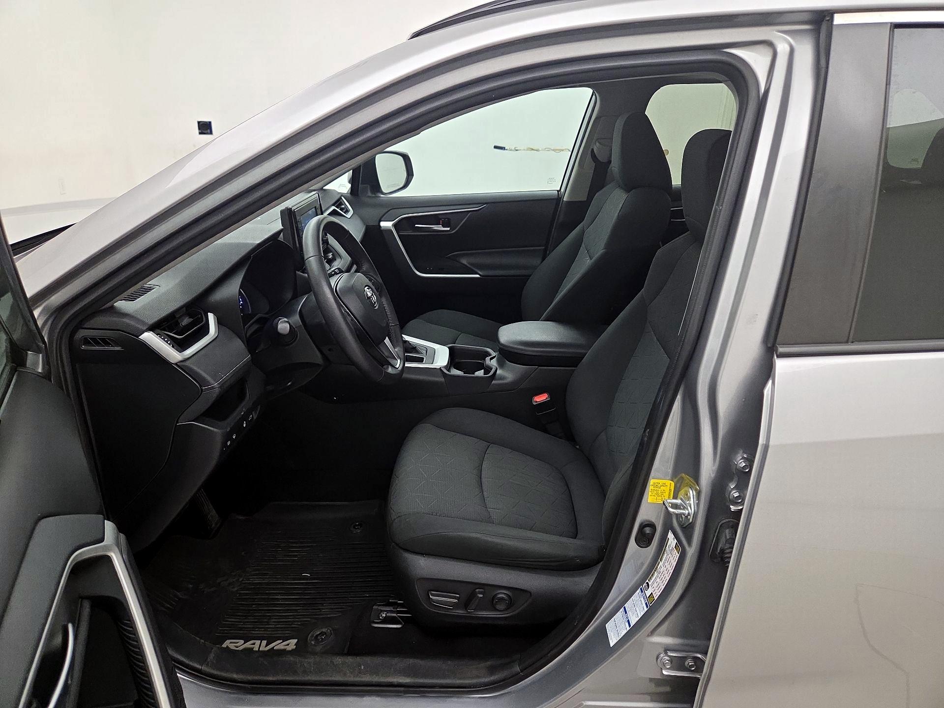 Thumbnail: 2020 Toyota RAV4 - 11
