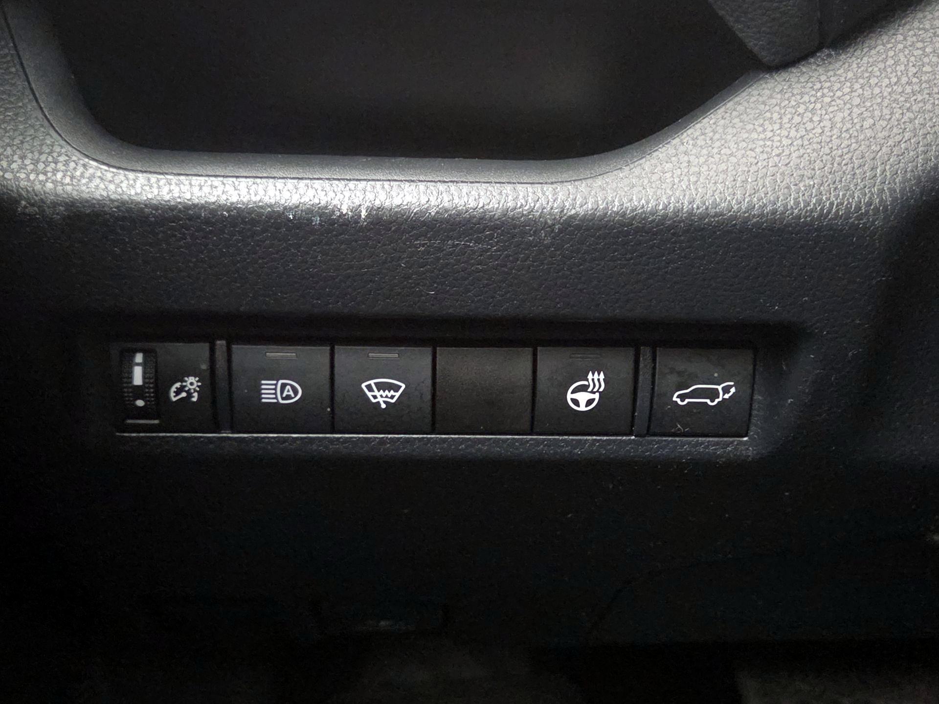 Thumbnail: 2020 Toyota RAV4 - 13