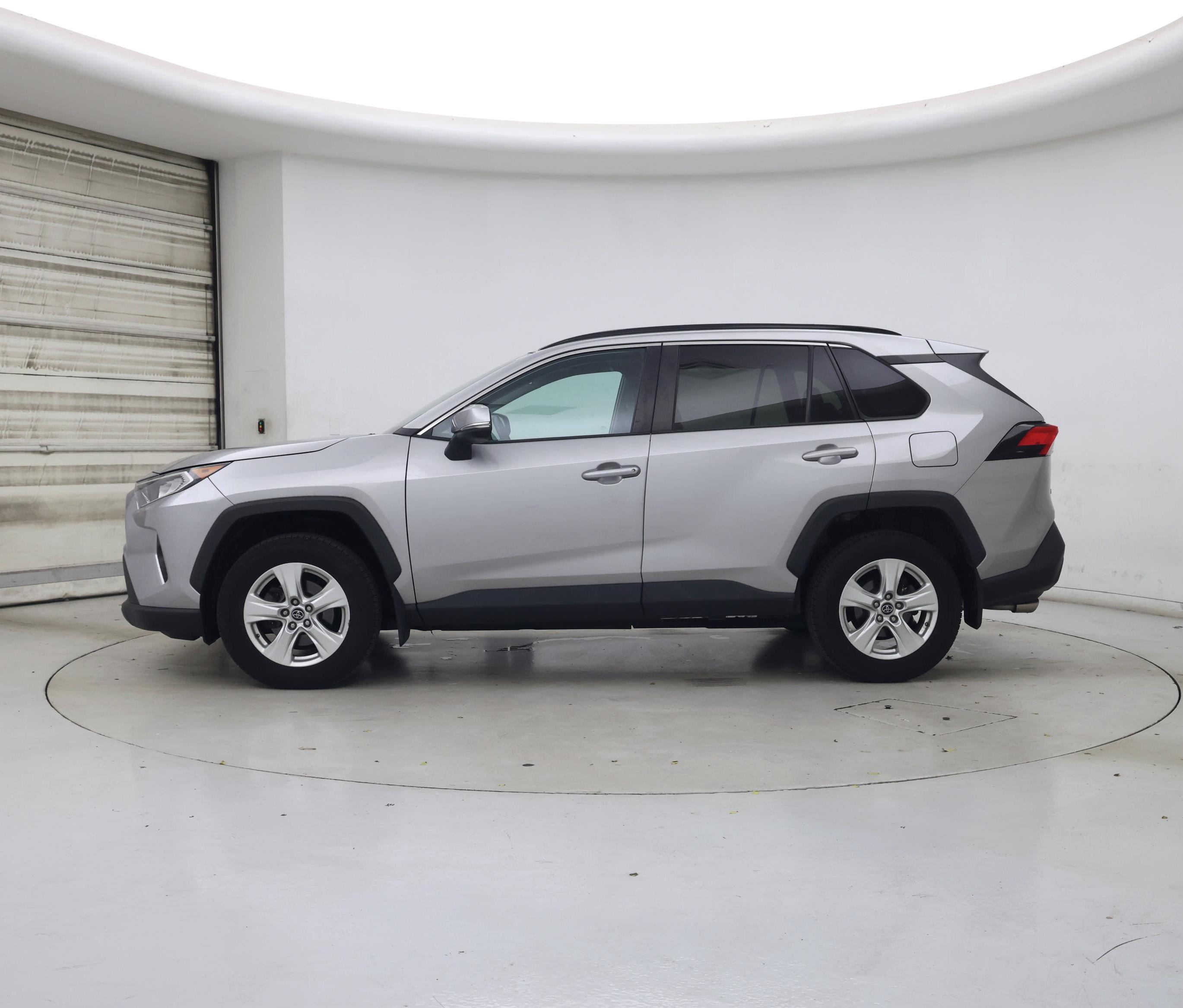 Thumbnail: 2020 Toyota RAV4 - 3
