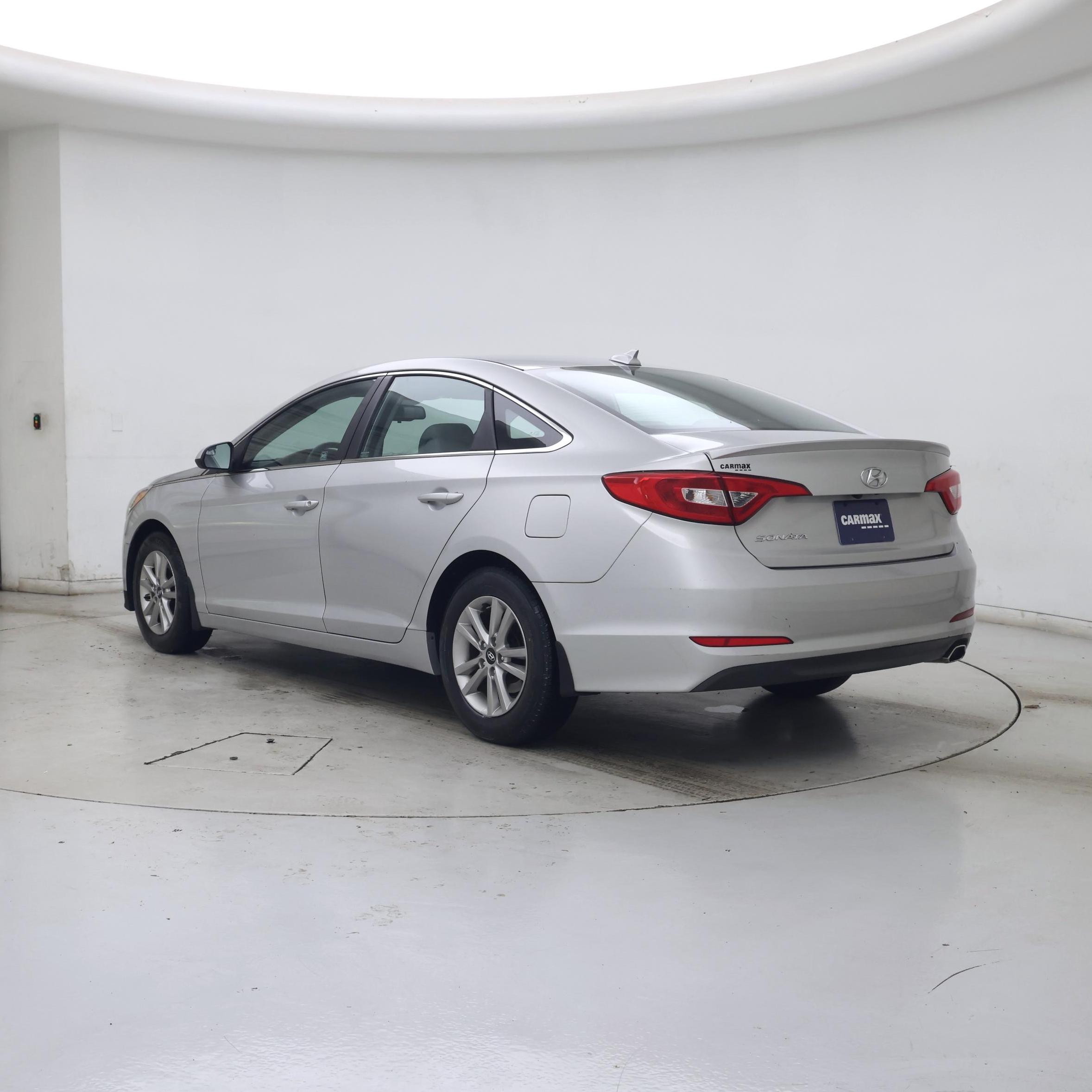 Thumbnail: 2015 Hyundai Sonata - 2
