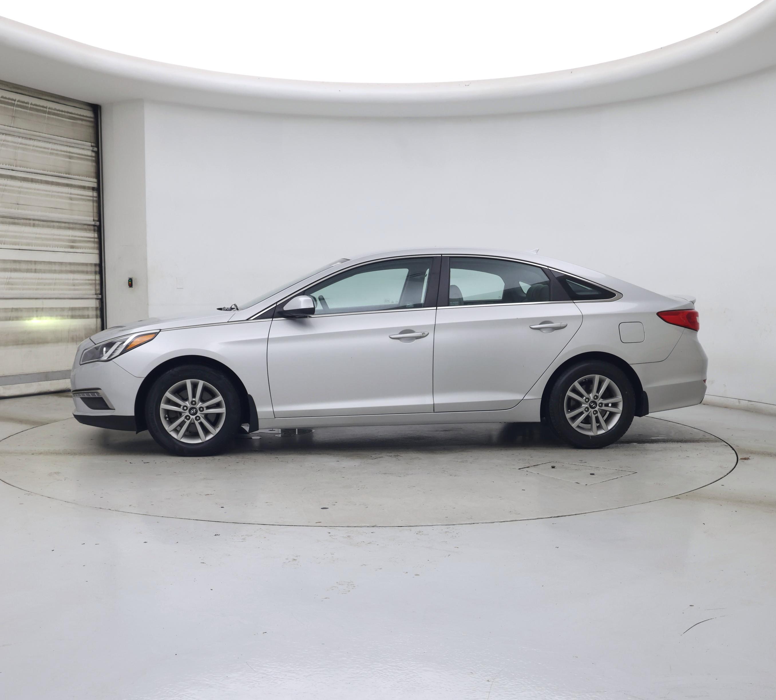 Thumbnail: 2015 Hyundai Sonata - 3