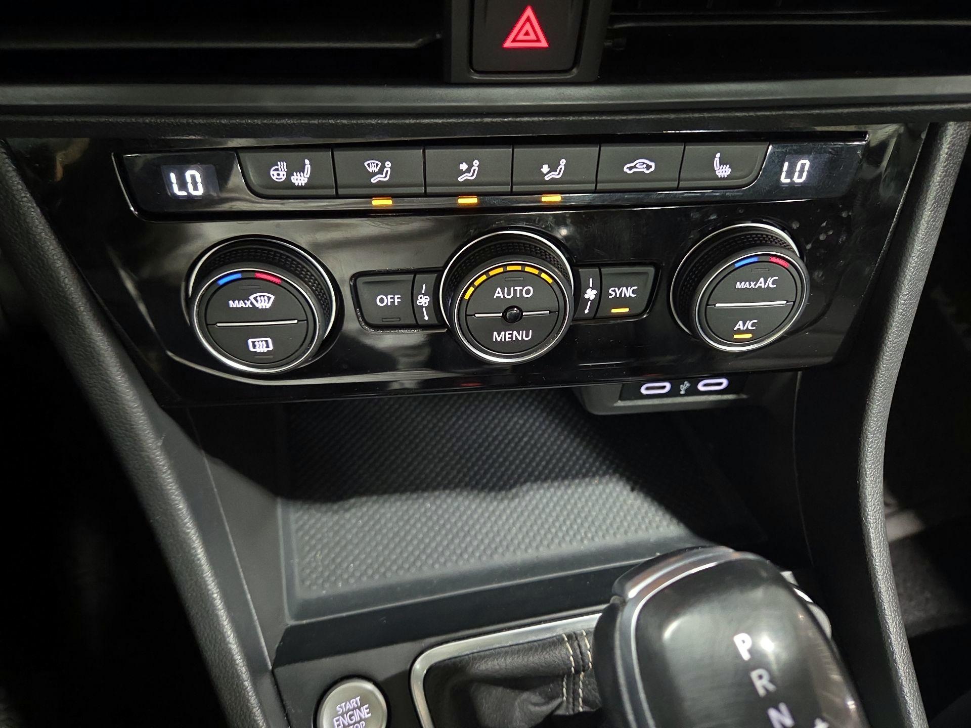 Thumbnail: 2022 Volkswagen Jetta - 16