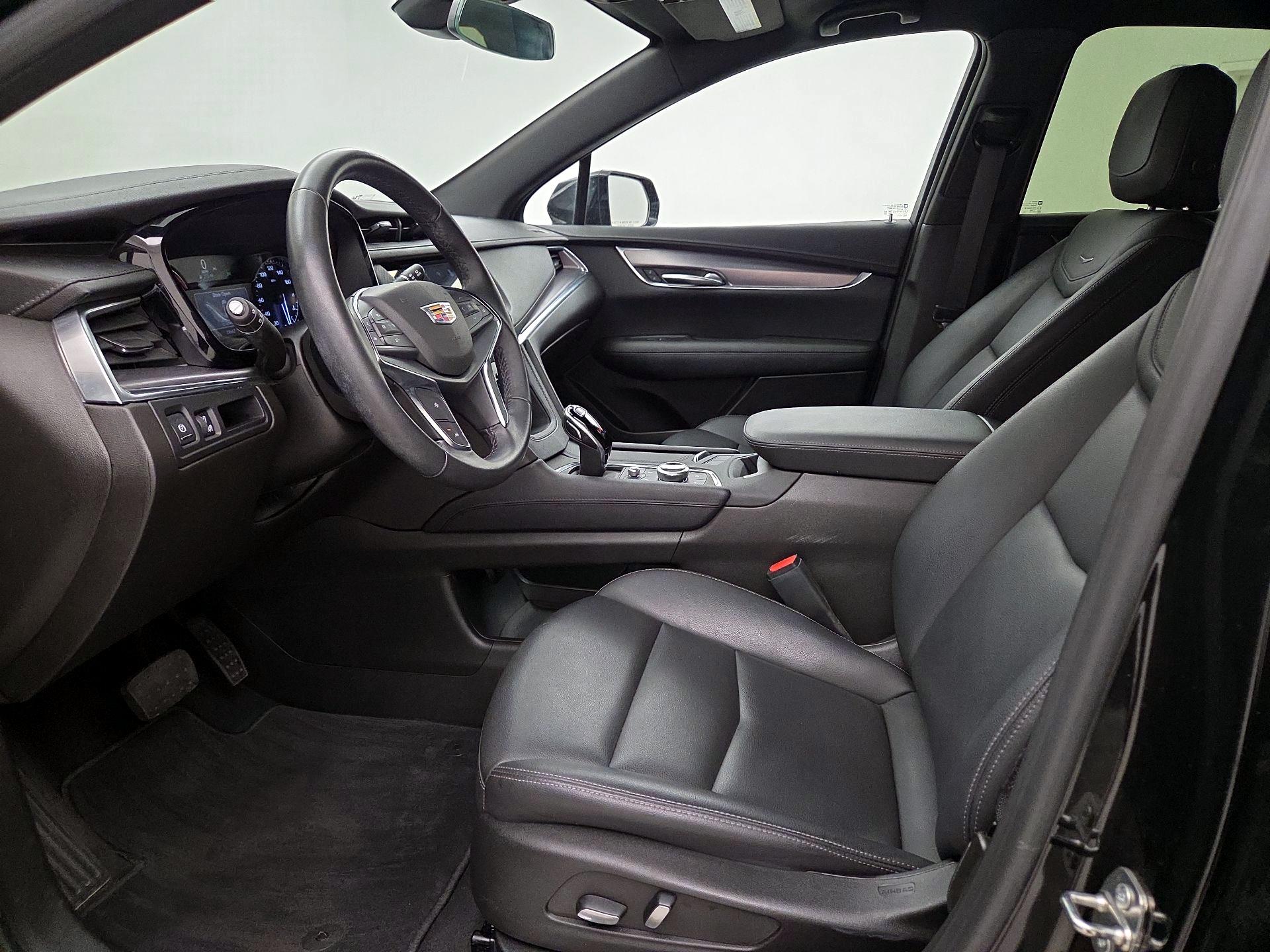 Thumbnail: 2023 Cadillac XT5 - 11
