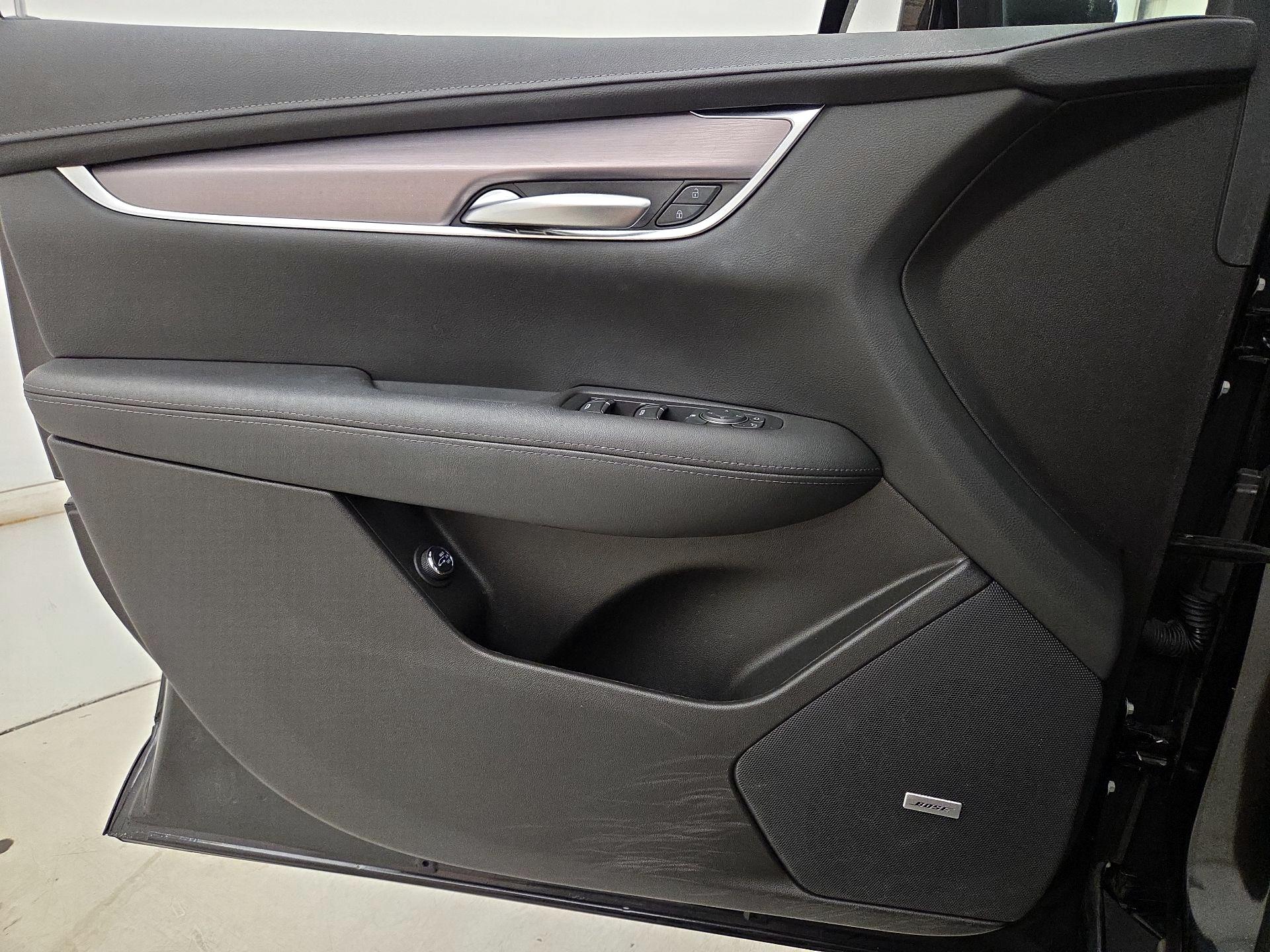 Thumbnail: 2023 Cadillac XT5 - 12
