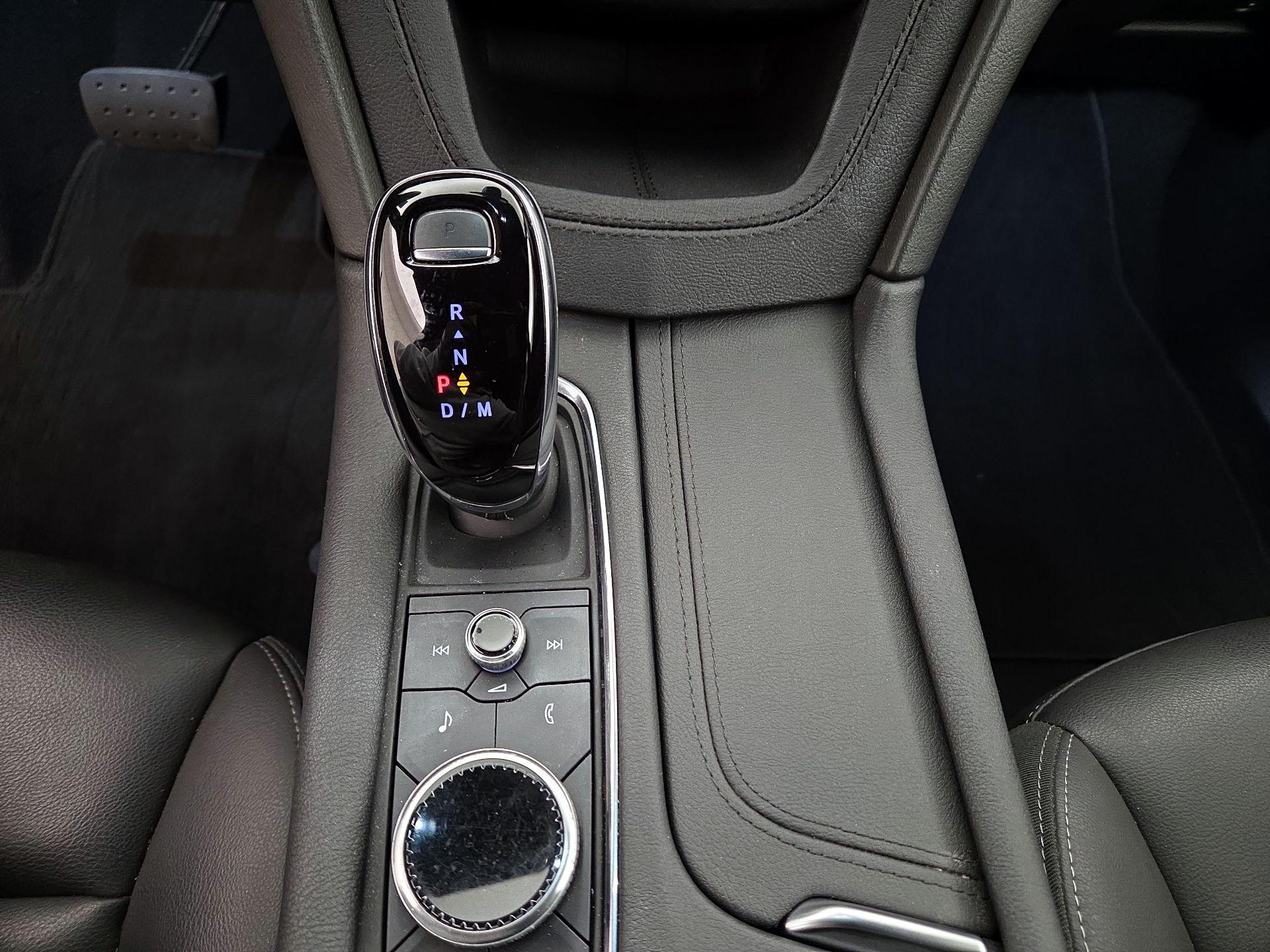 Thumbnail: 2023 Cadillac XT5 - 17