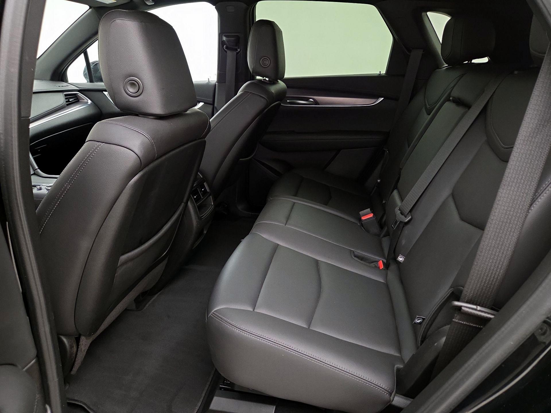 Thumbnail: 2023 Cadillac XT5 - 18