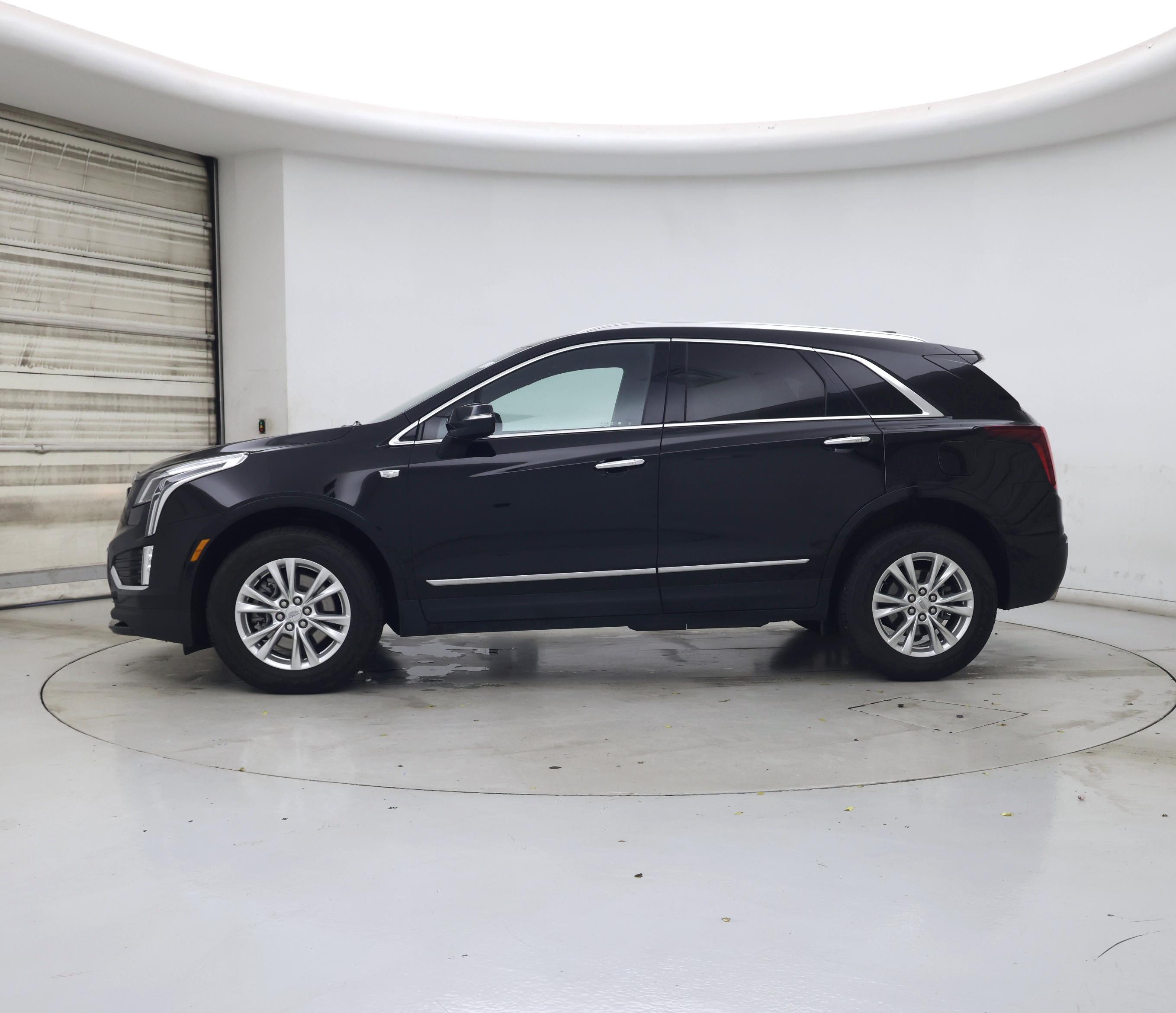 Thumbnail: 2023 Cadillac XT5 - 3
