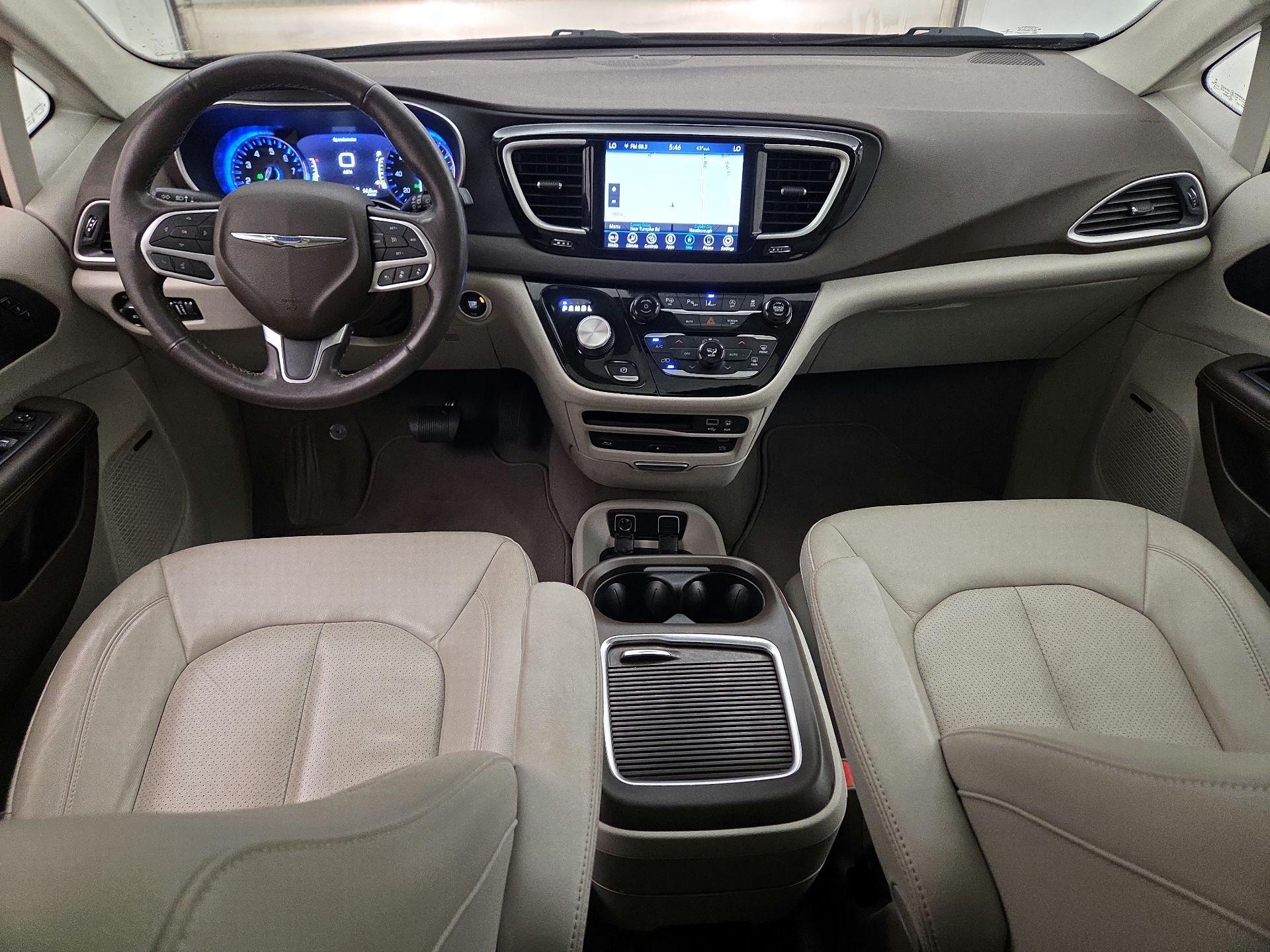 Thumbnail: 2020 Chrysler Pacifica - 9