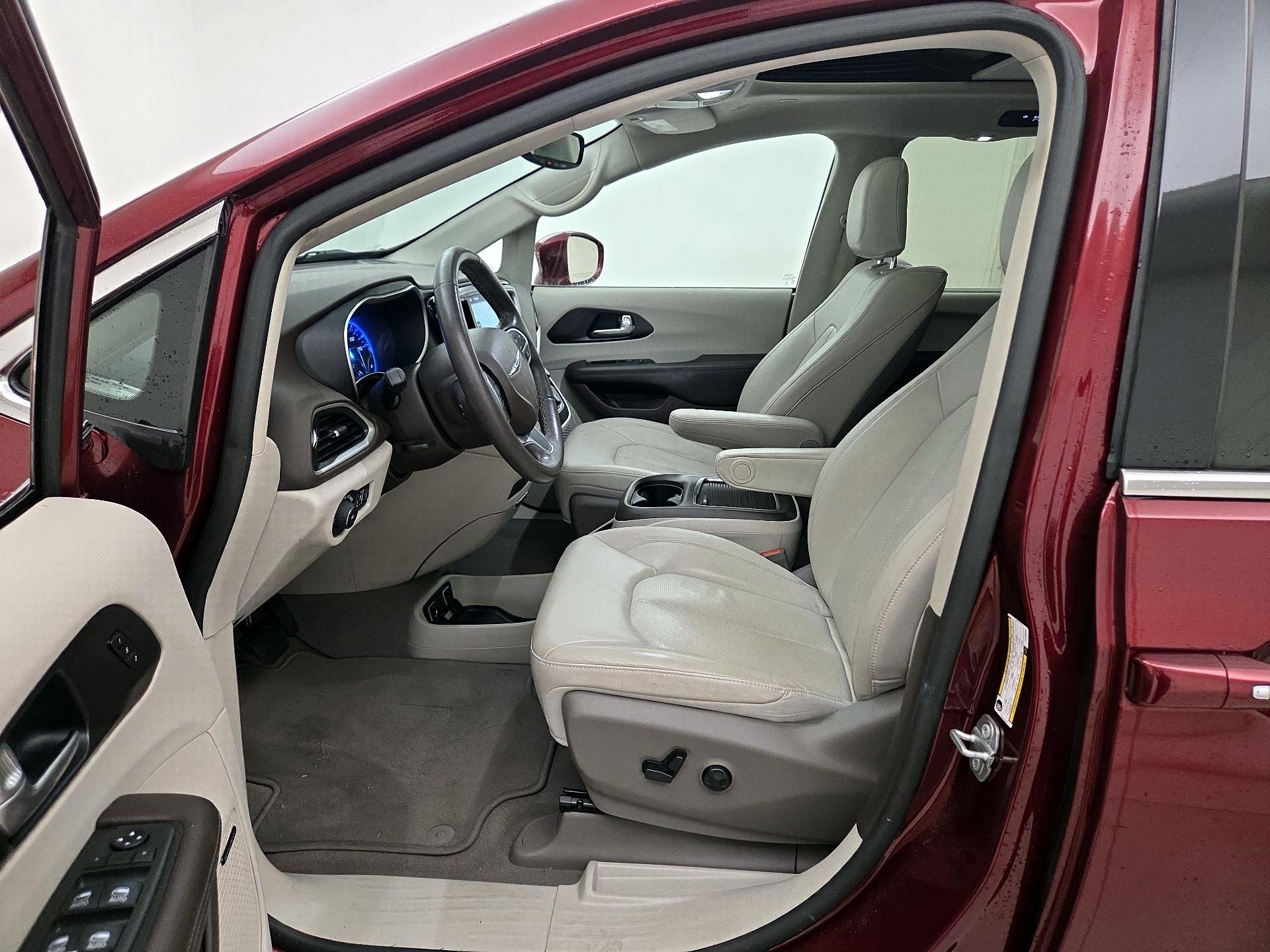 Thumbnail: 2020 Chrysler Pacifica - 11