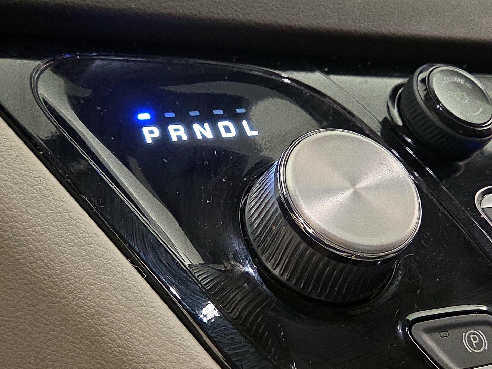 Thumbnail: 2020 Chrysler Pacifica - 18