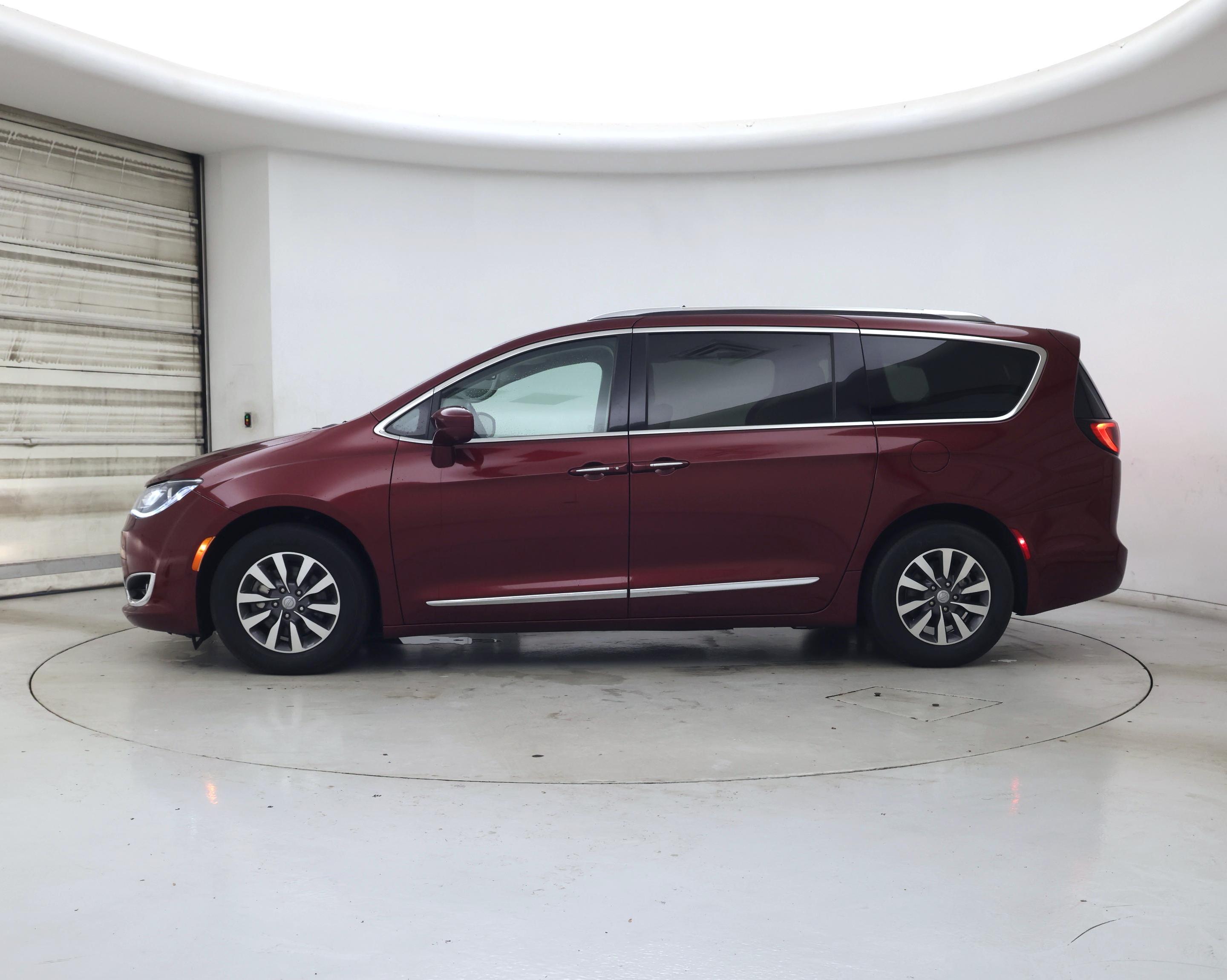 Thumbnail: 2020 Chrysler Pacifica - 3