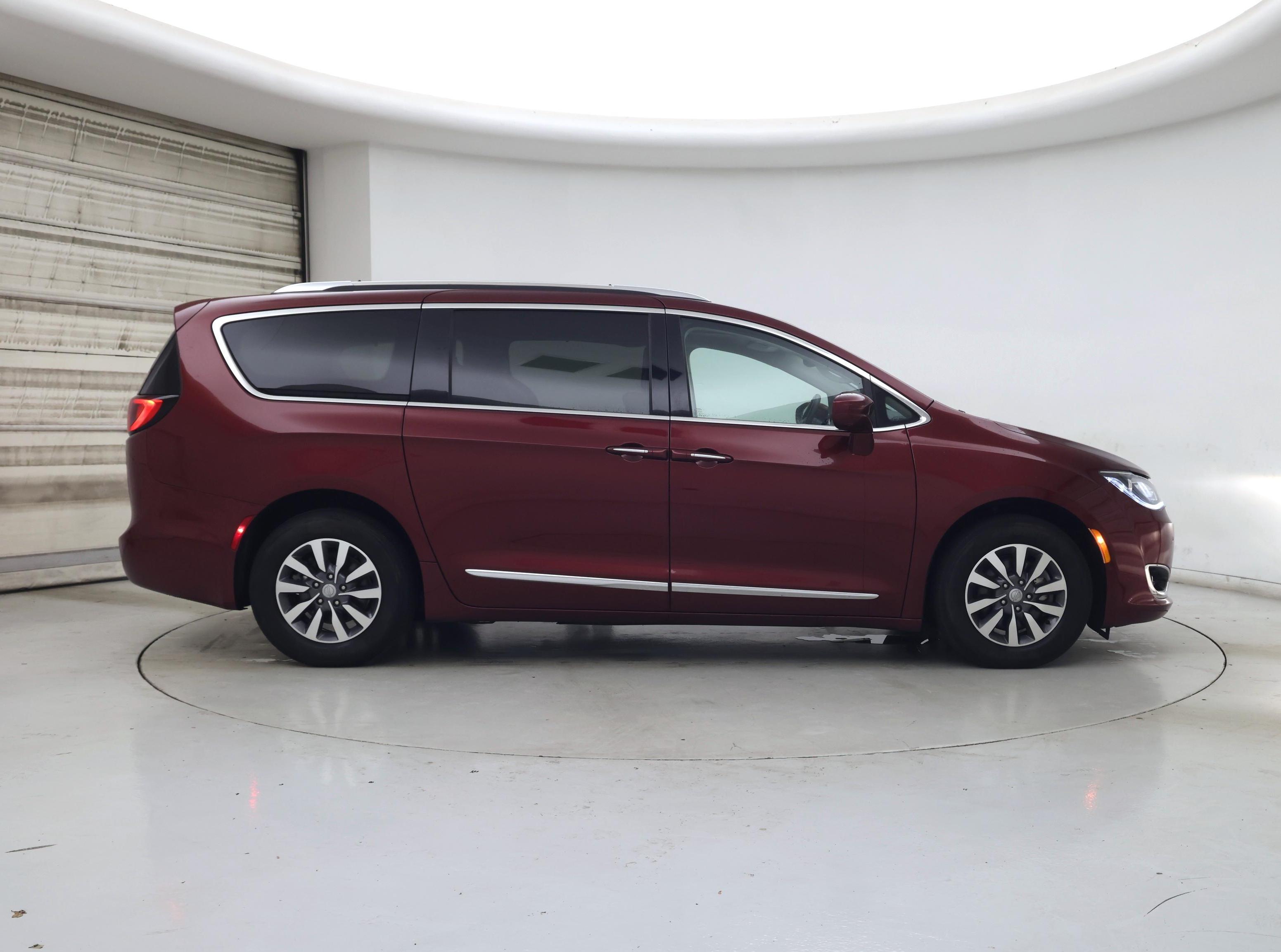 Thumbnail: 2020 Chrysler Pacifica - 7