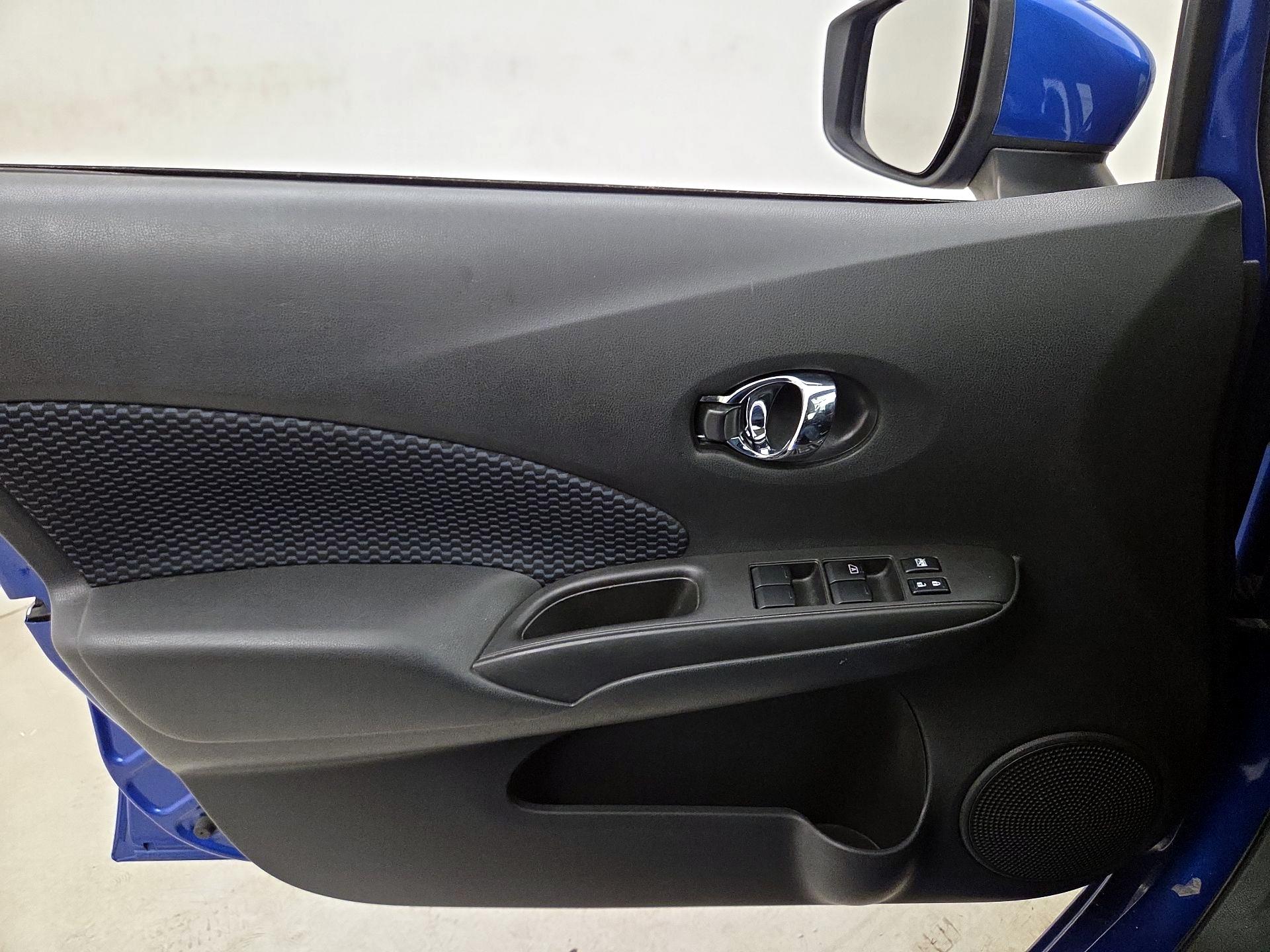 Thumbnail: 2016 Nissan Versa Note - 12