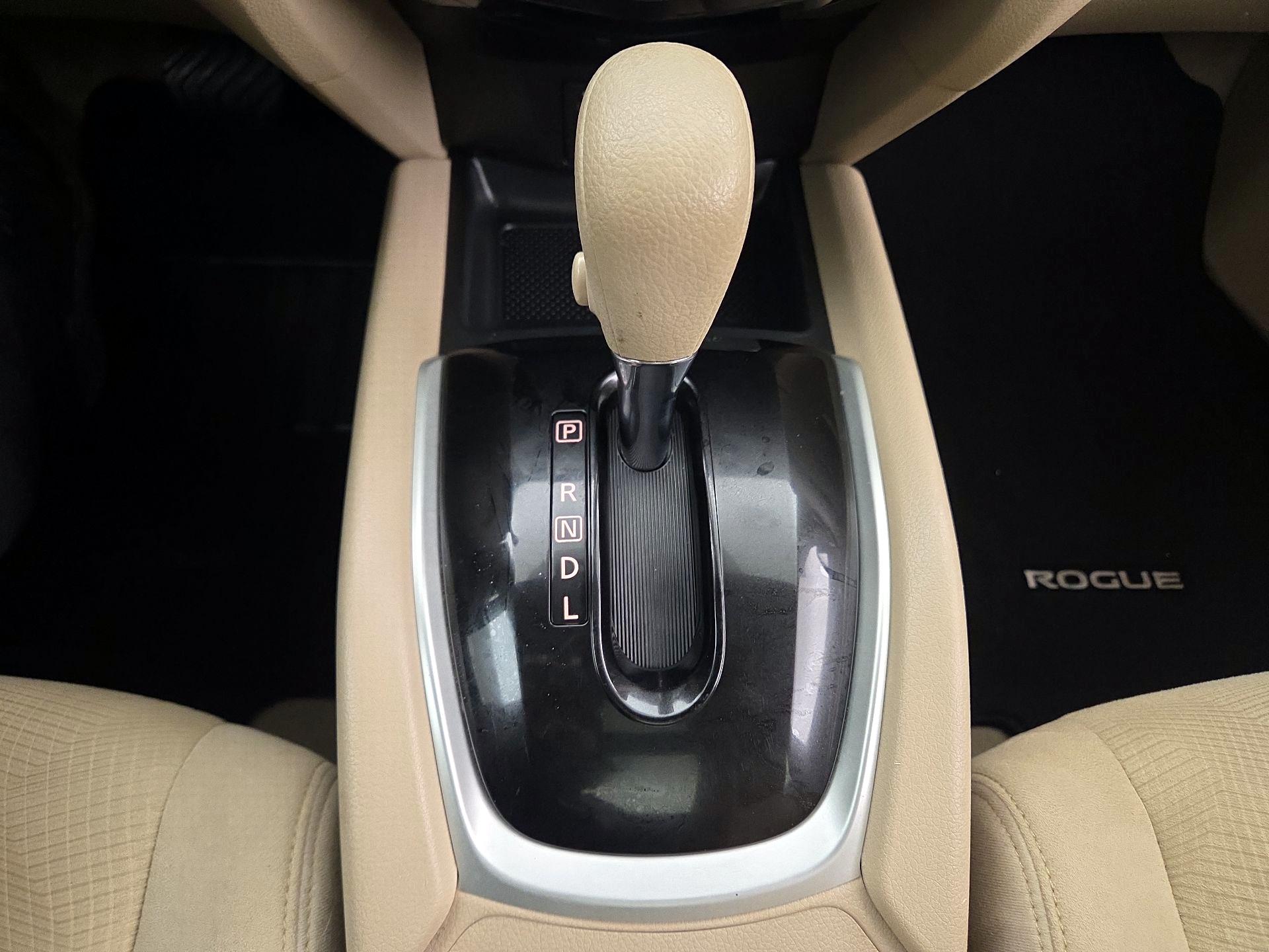 Thumbnail: 2015 Nissan Rogue - 18