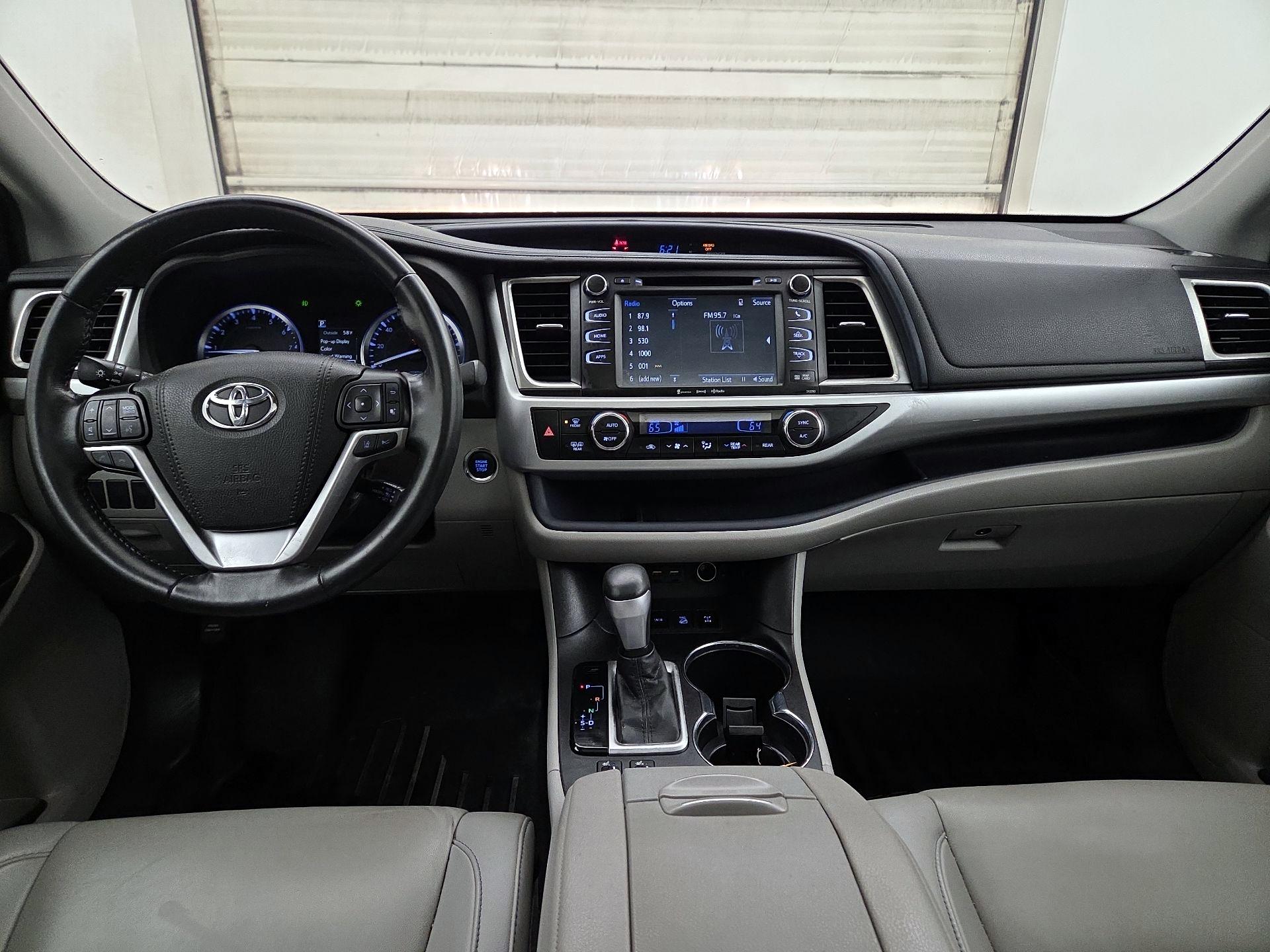 Thumbnail: 2019 Toyota Highlander - 9