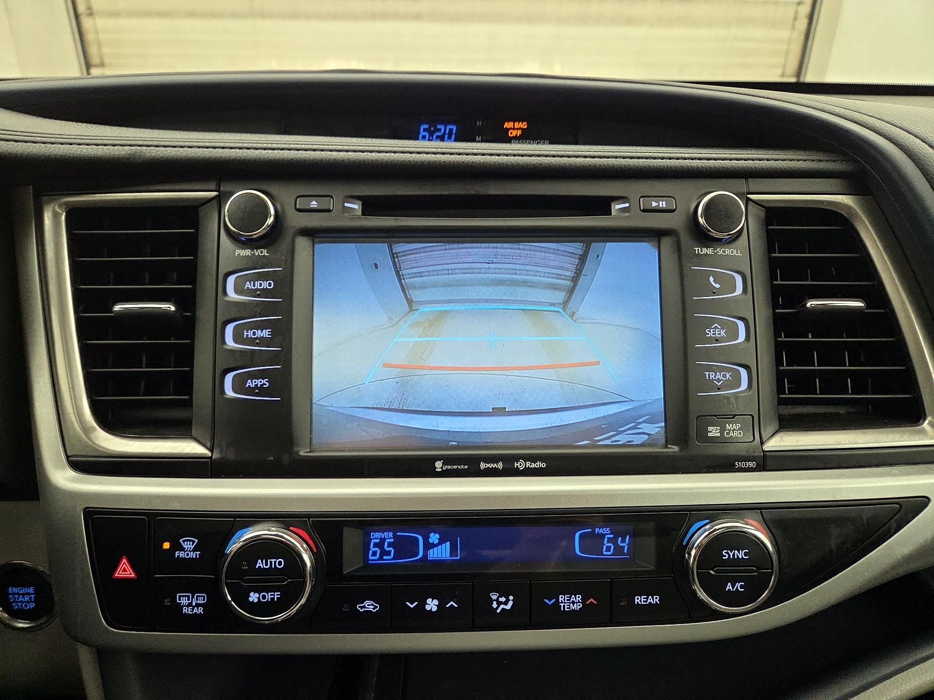 Thumbnail: 2019 Toyota Highlander - 14