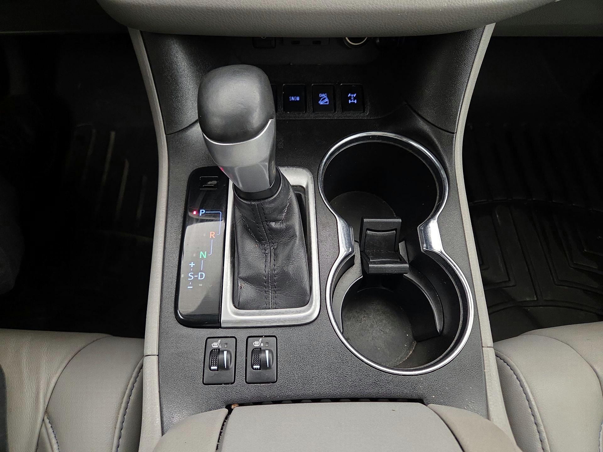 Thumbnail: 2019 Toyota Highlander - 17