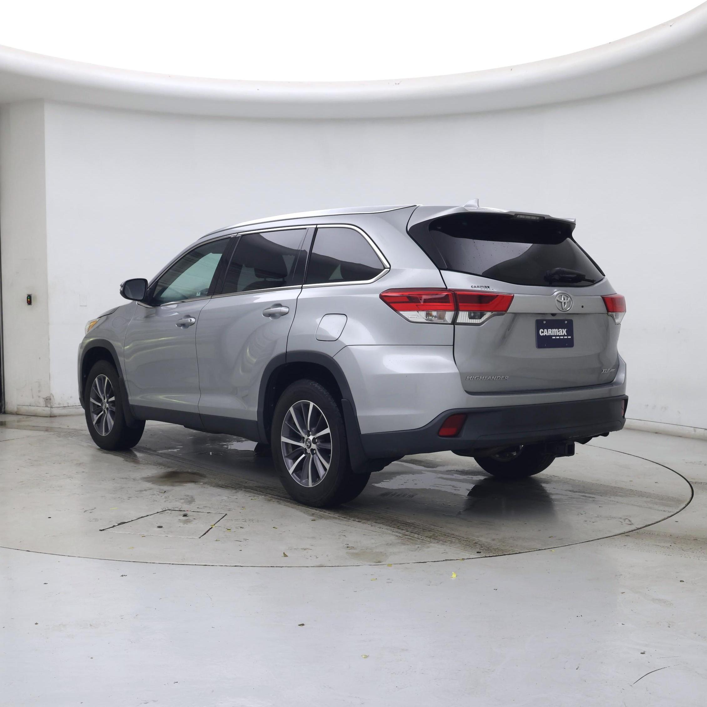 Thumbnail: 2019 Toyota Highlander - 2