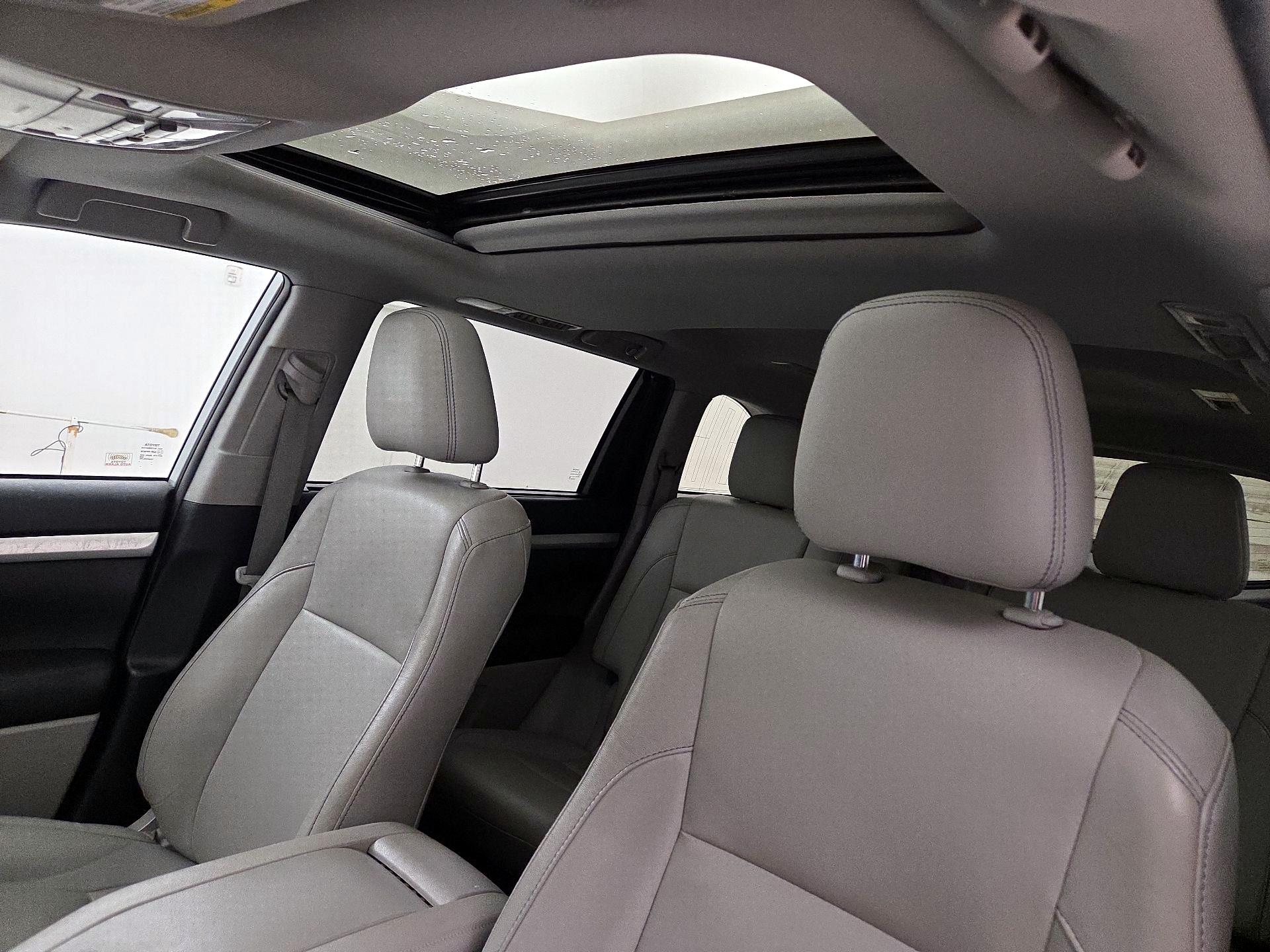 Thumbnail: 2019 Toyota Highlander - 19