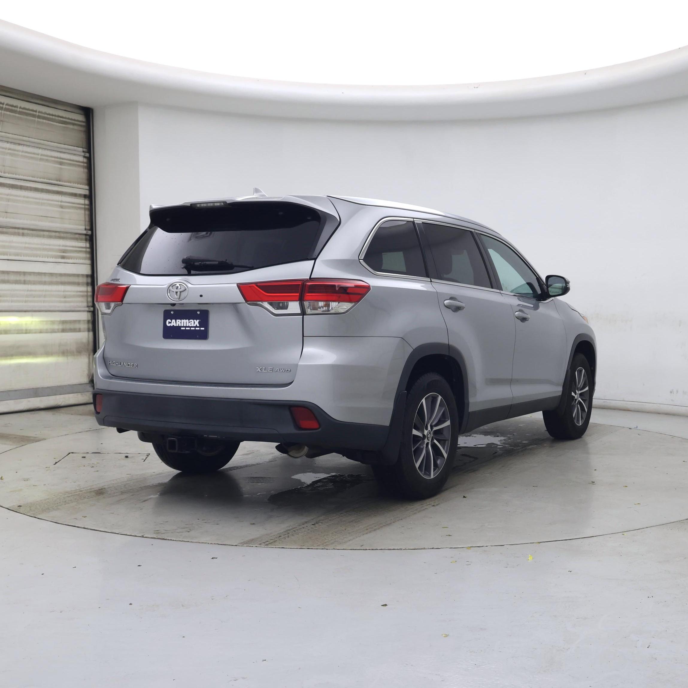 Thumbnail: 2019 Toyota Highlander - 8