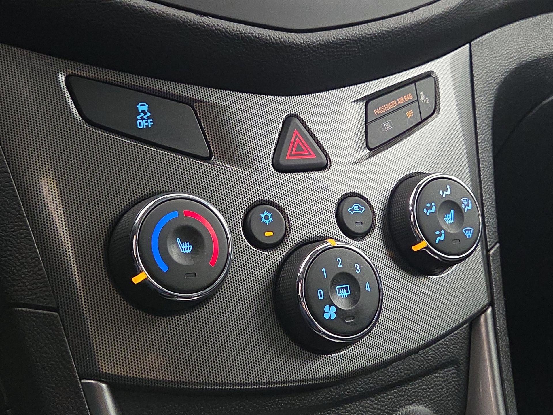 Thumbnail: 2016 Chevrolet Trax - 16
