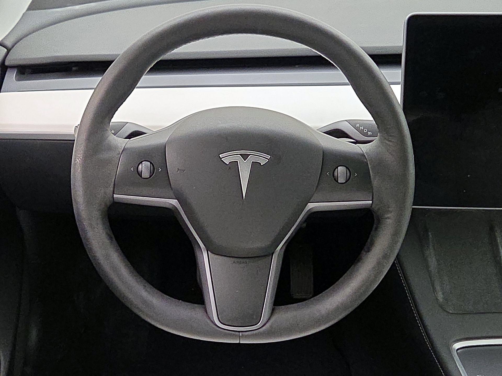 Thumbnail: 2023 Tesla Model 3 - 10