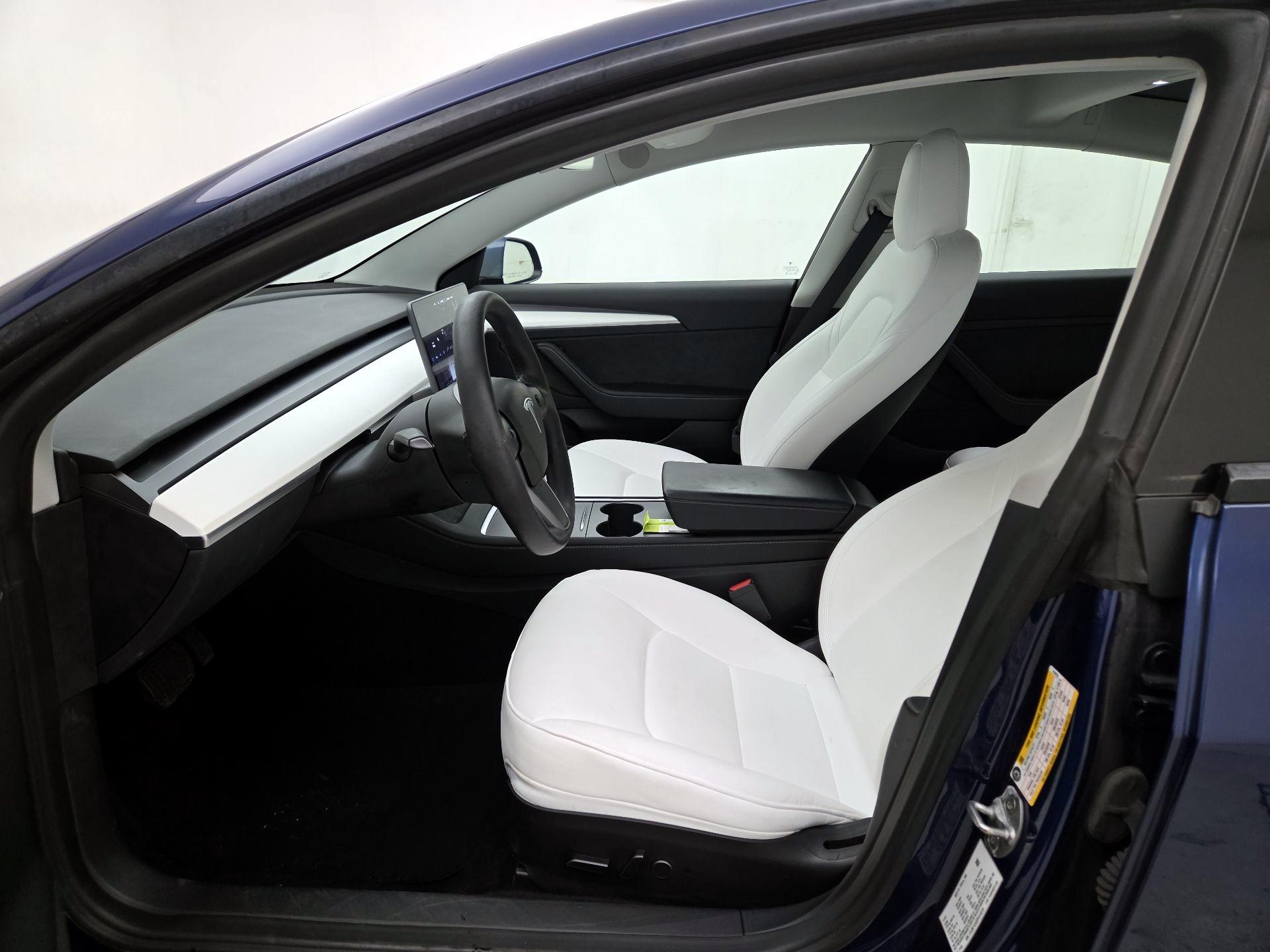 Thumbnail: 2023 Tesla Model 3 - 11
