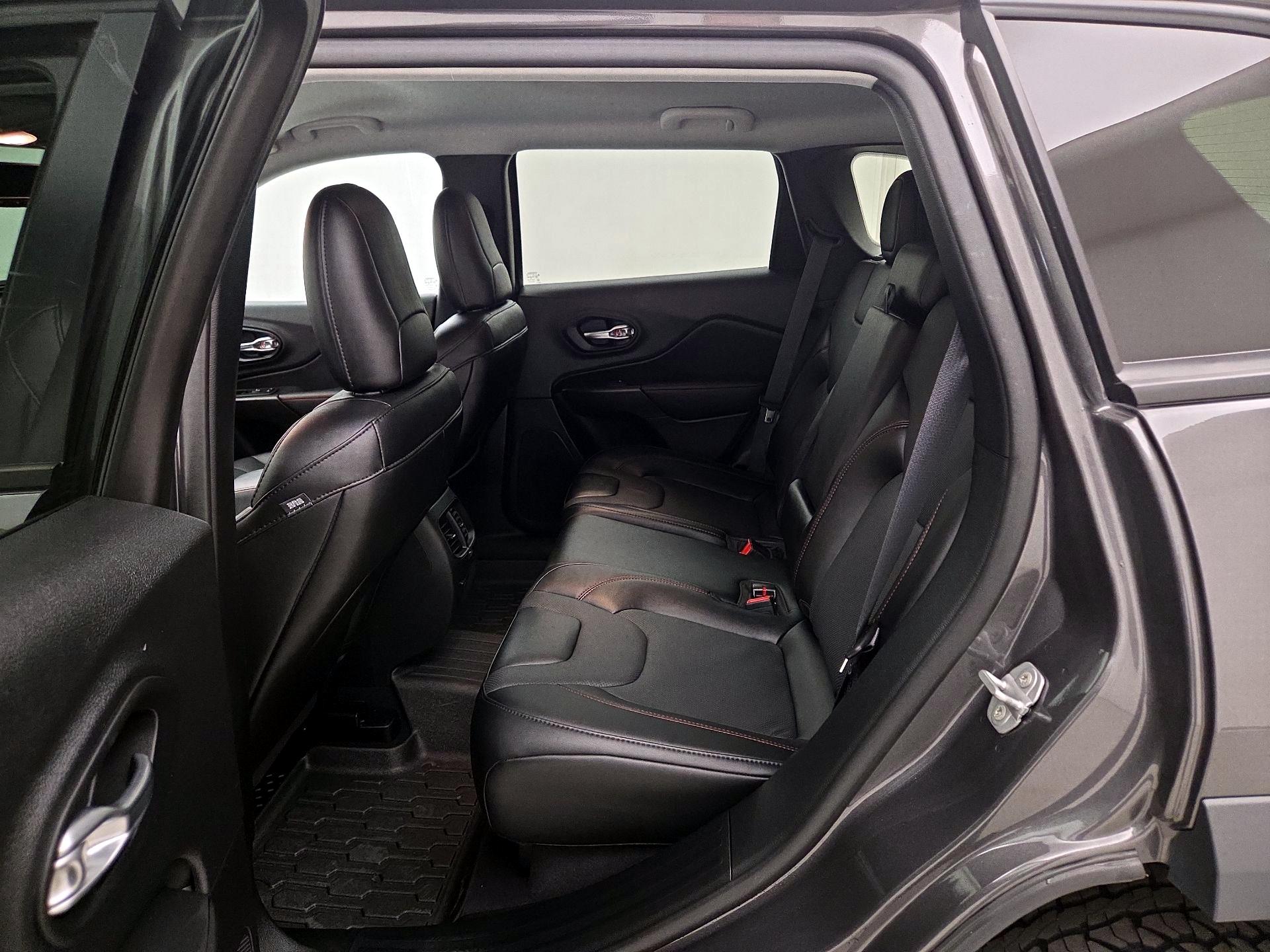 Thumbnail: 2022 Jeep Cherokee - 20