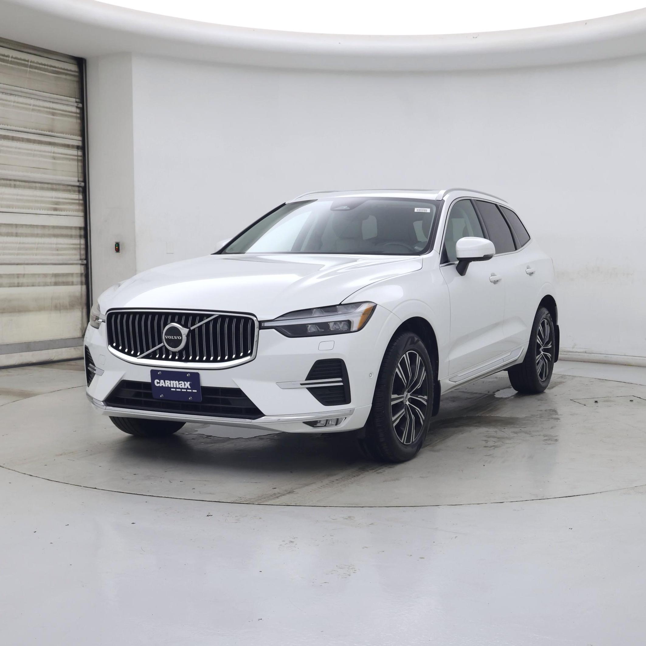 Thumbnail: 2022 Volvo XC60 - 4