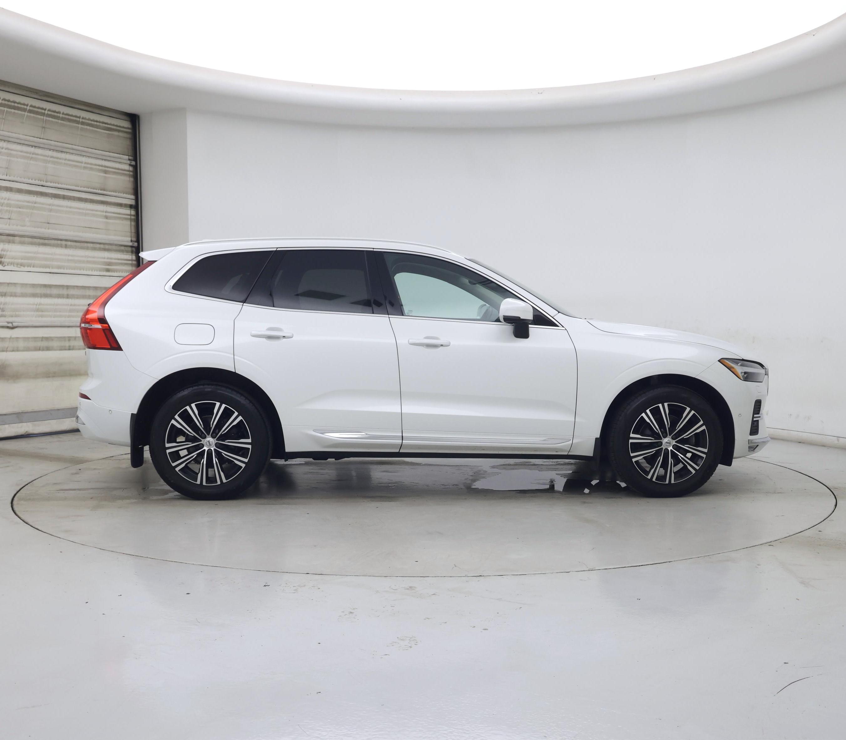 Thumbnail: 2022 Volvo XC60 - 7