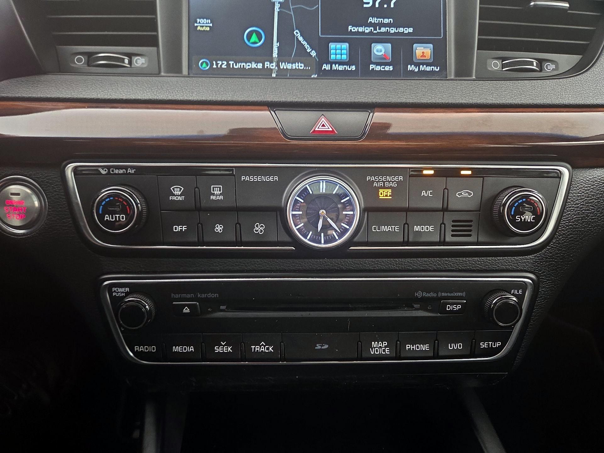 Thumbnail: 2017 Kia Cadenza - 17