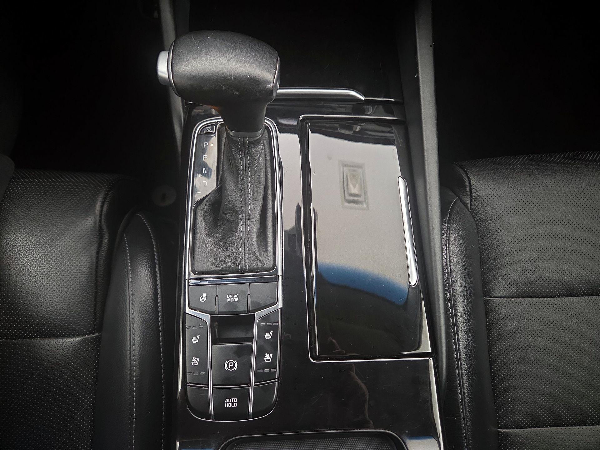 Thumbnail: 2017 Kia Cadenza - 18
