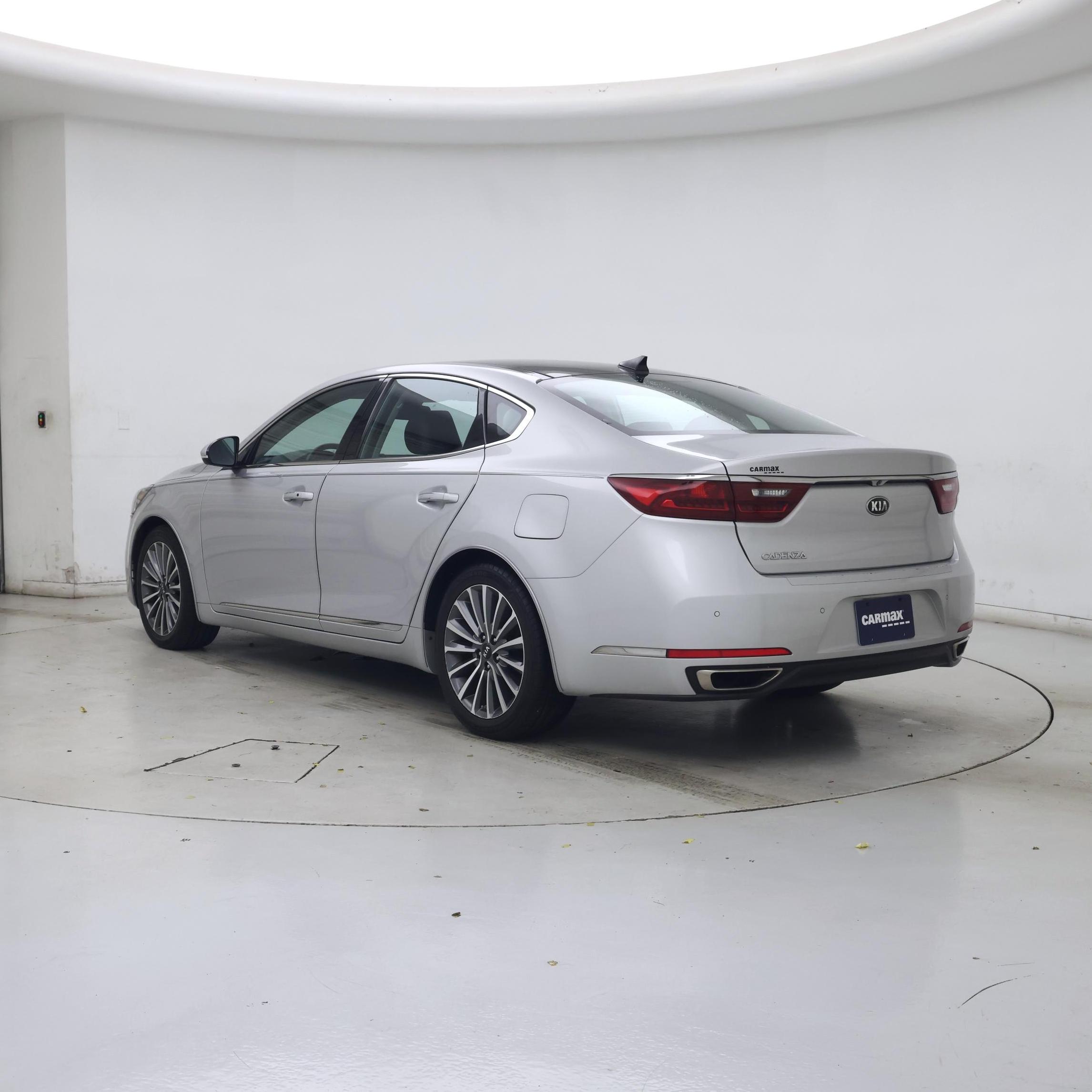 Thumbnail: 2017 Kia Cadenza - 2