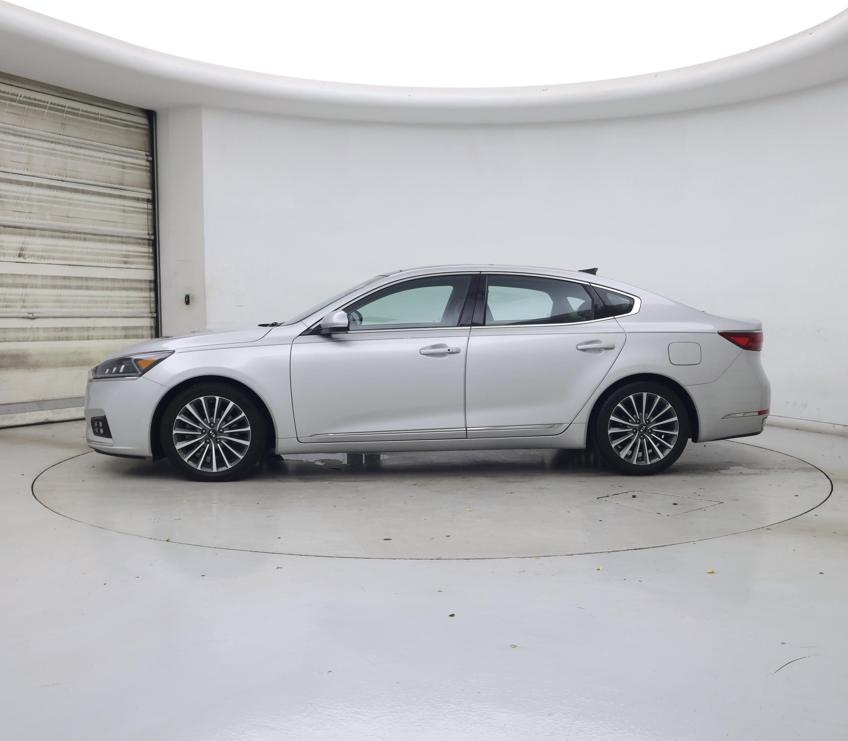 Thumbnail: 2017 Kia Cadenza - 3