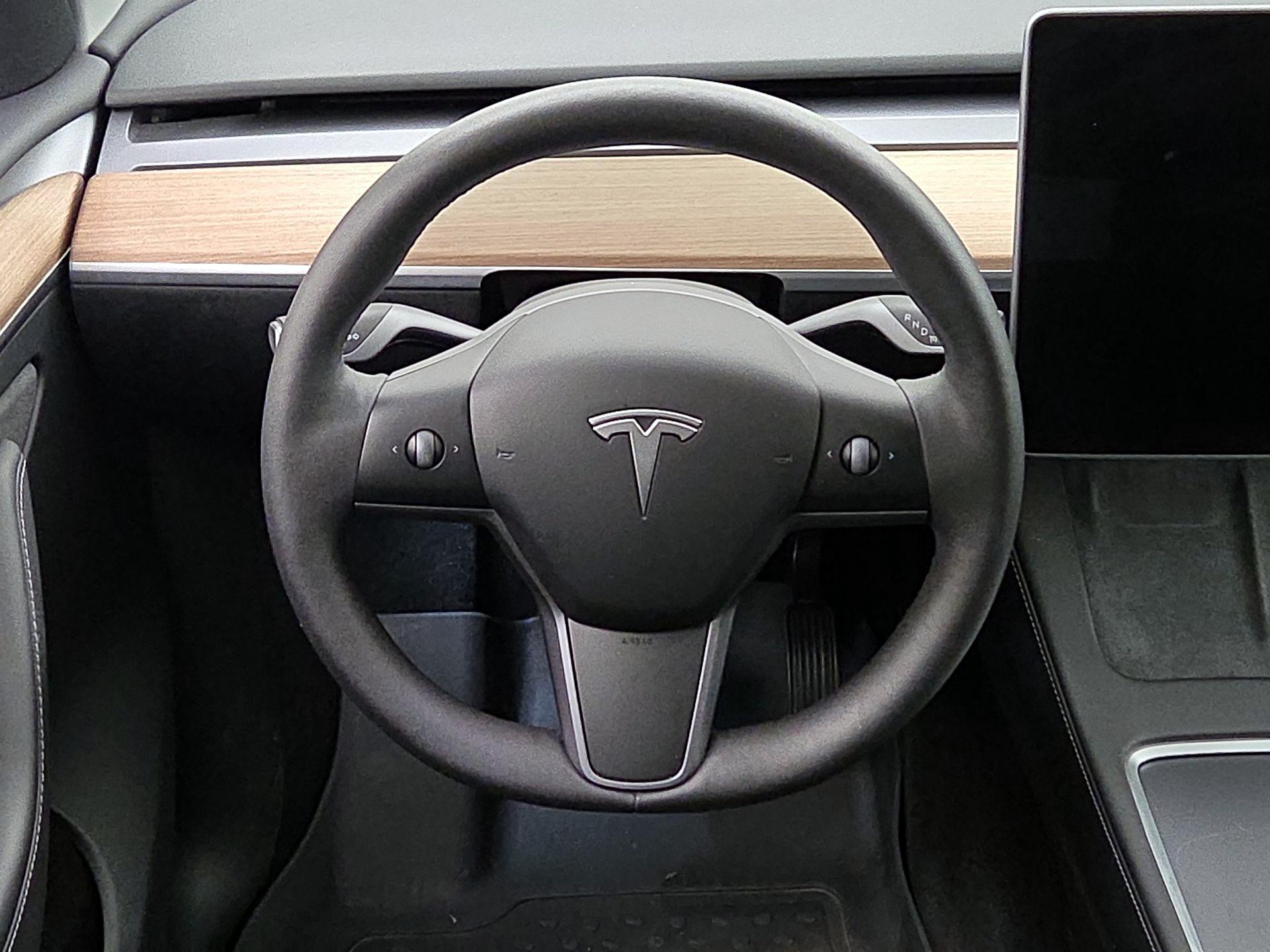 Thumbnail: 2023 Tesla Model Y - 10