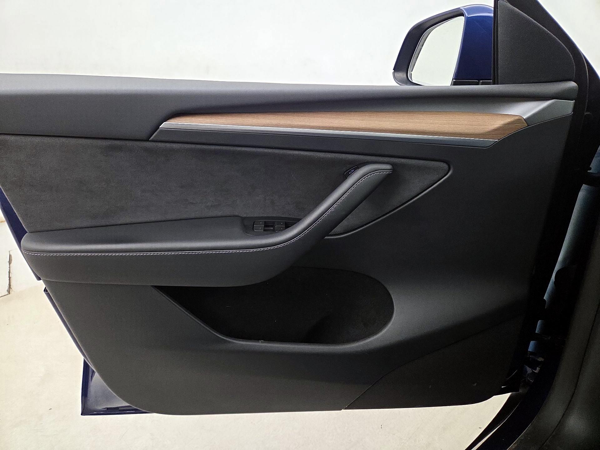 Thumbnail: 2023 Tesla Model Y - 12