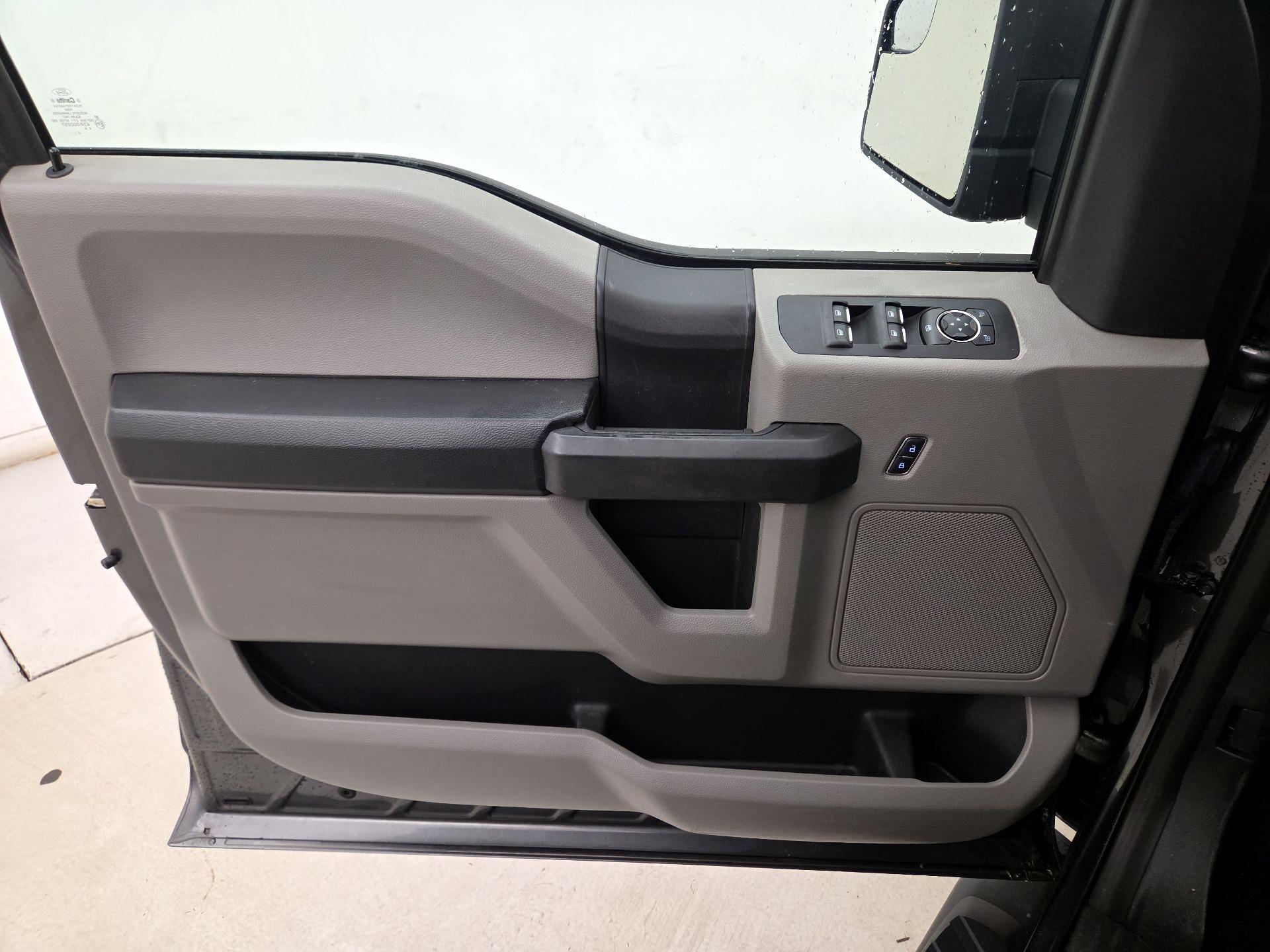 Thumbnail: 2016 Ford F-150 - 12
