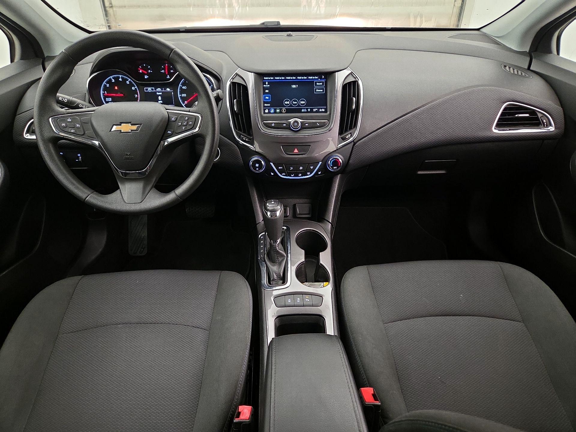Thumbnail: 2019 Chevrolet Cruze - 9