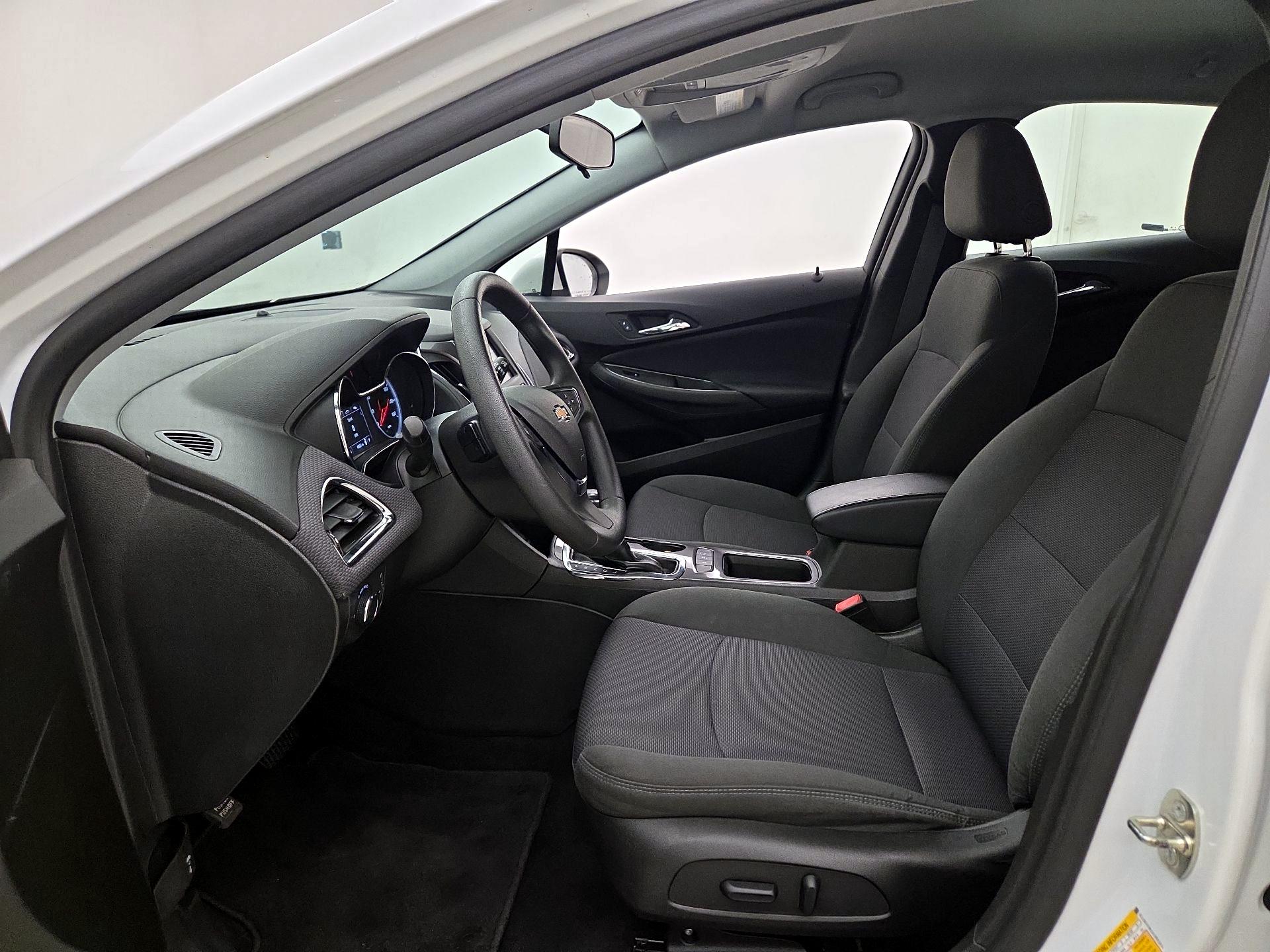 Thumbnail: 2019 Chevrolet Cruze - 11