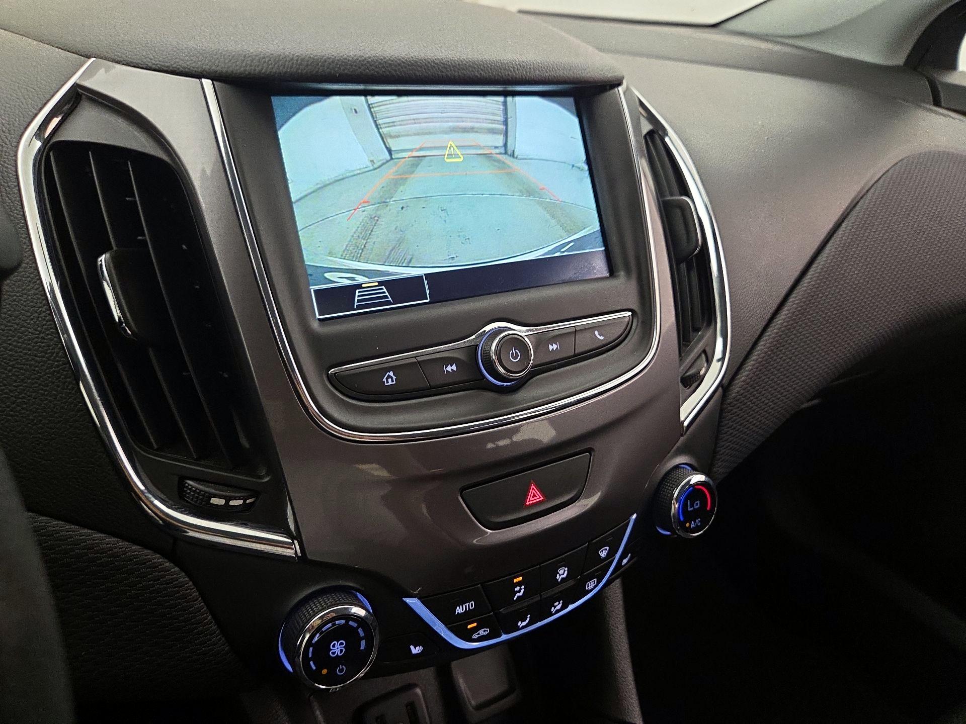 Thumbnail: 2019 Chevrolet Cruze - 14