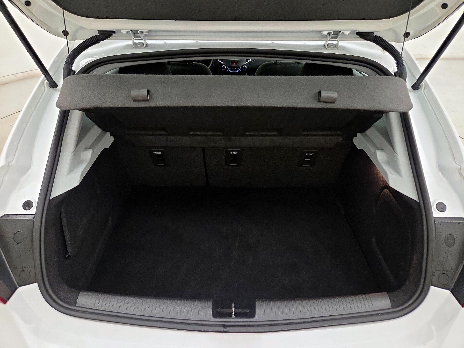 Thumbnail: 2019 Chevrolet Cruze - 20