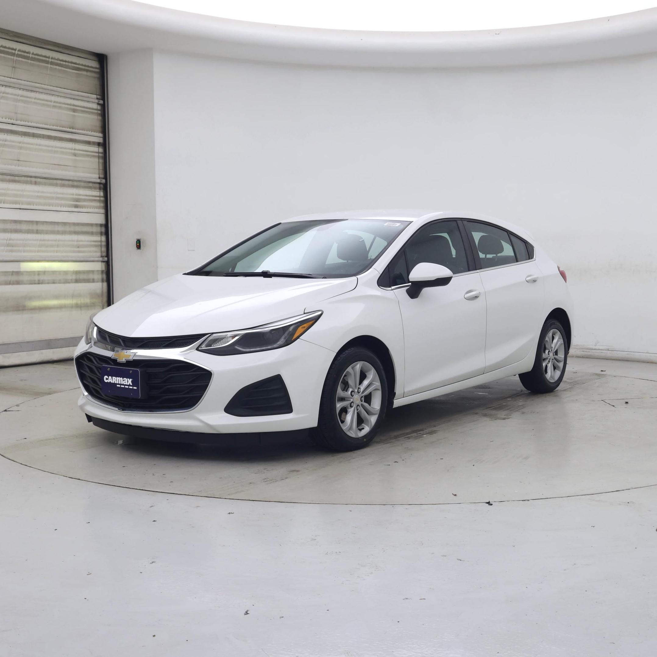 Thumbnail: 2019 Chevrolet Cruze - 4