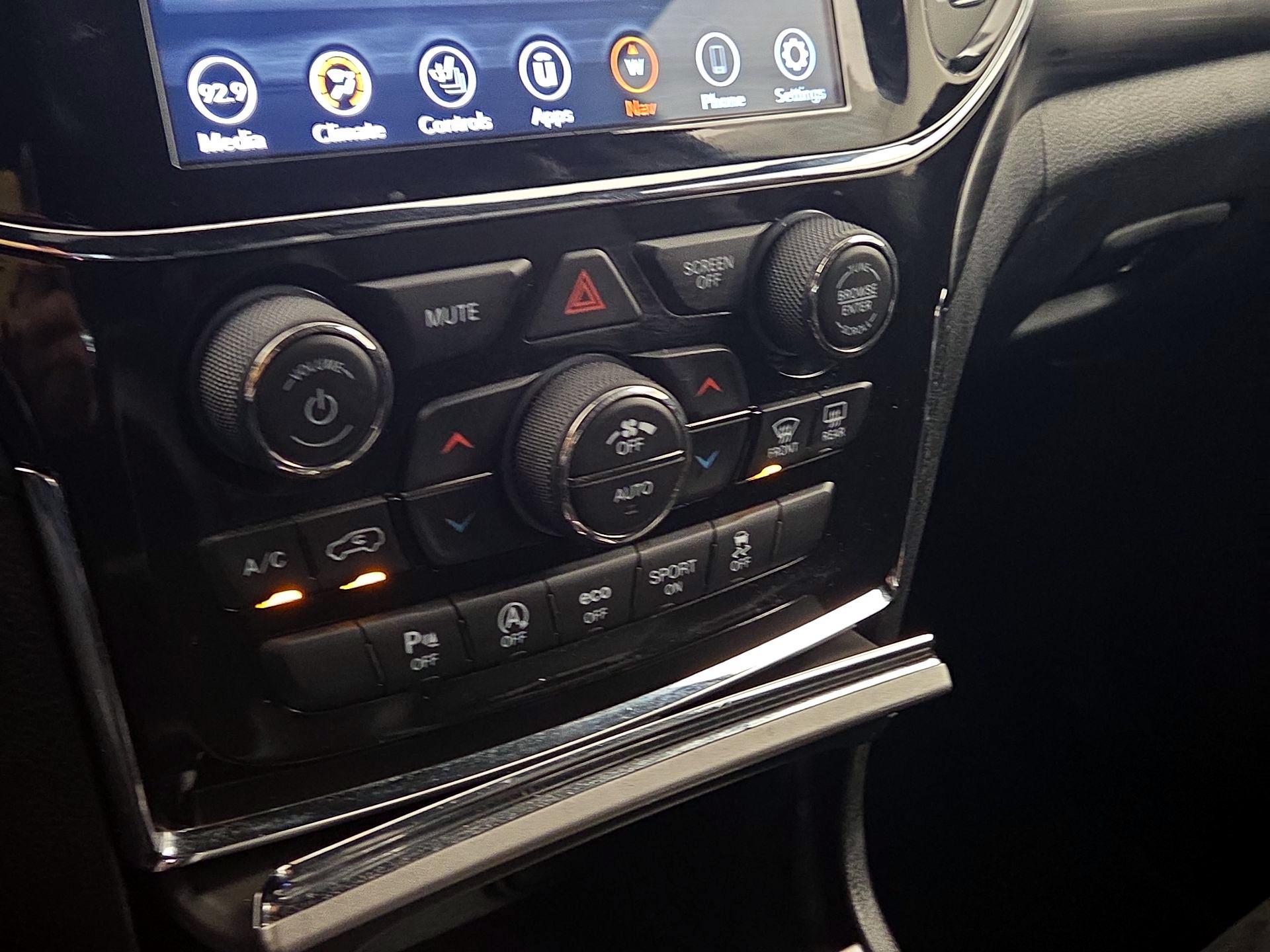 Thumbnail: 2021 Jeep Grand Cherokee - 17