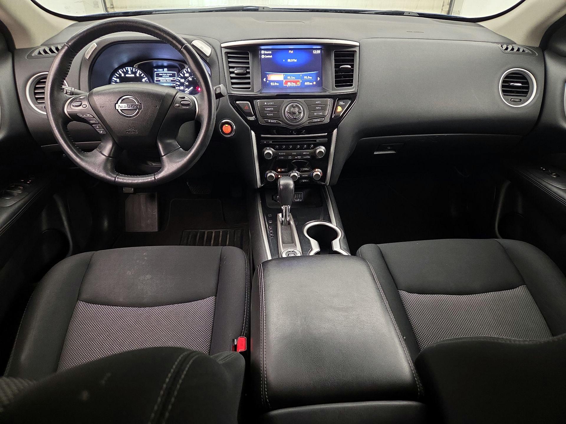 Thumbnail: 2018 Nissan Pathfinder - 9