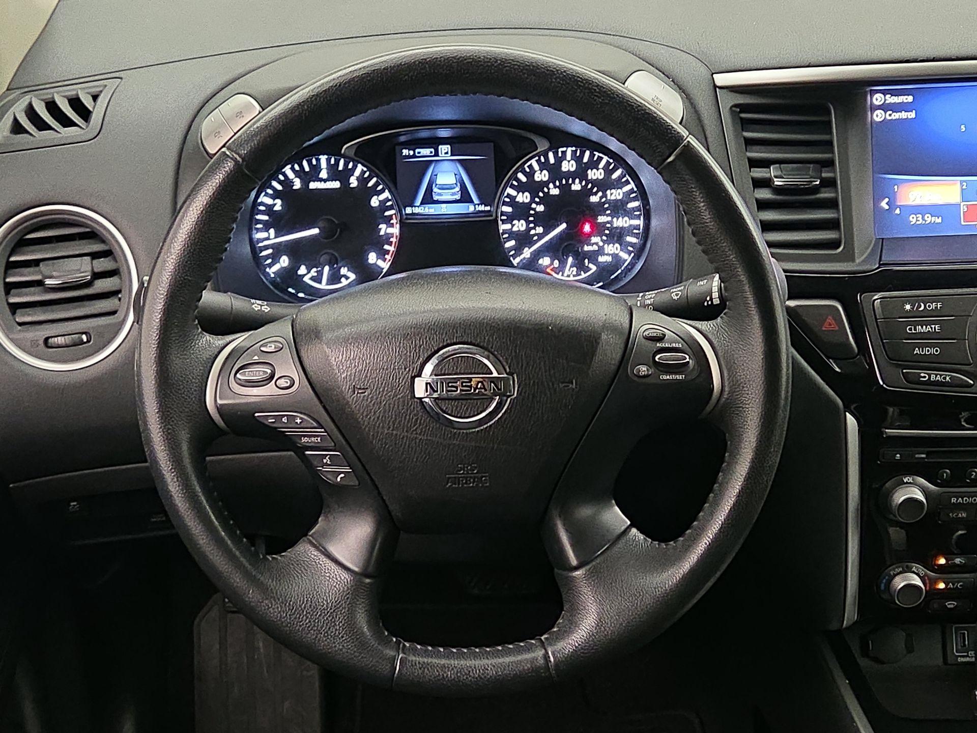 Thumbnail: 2018 Nissan Pathfinder - 10