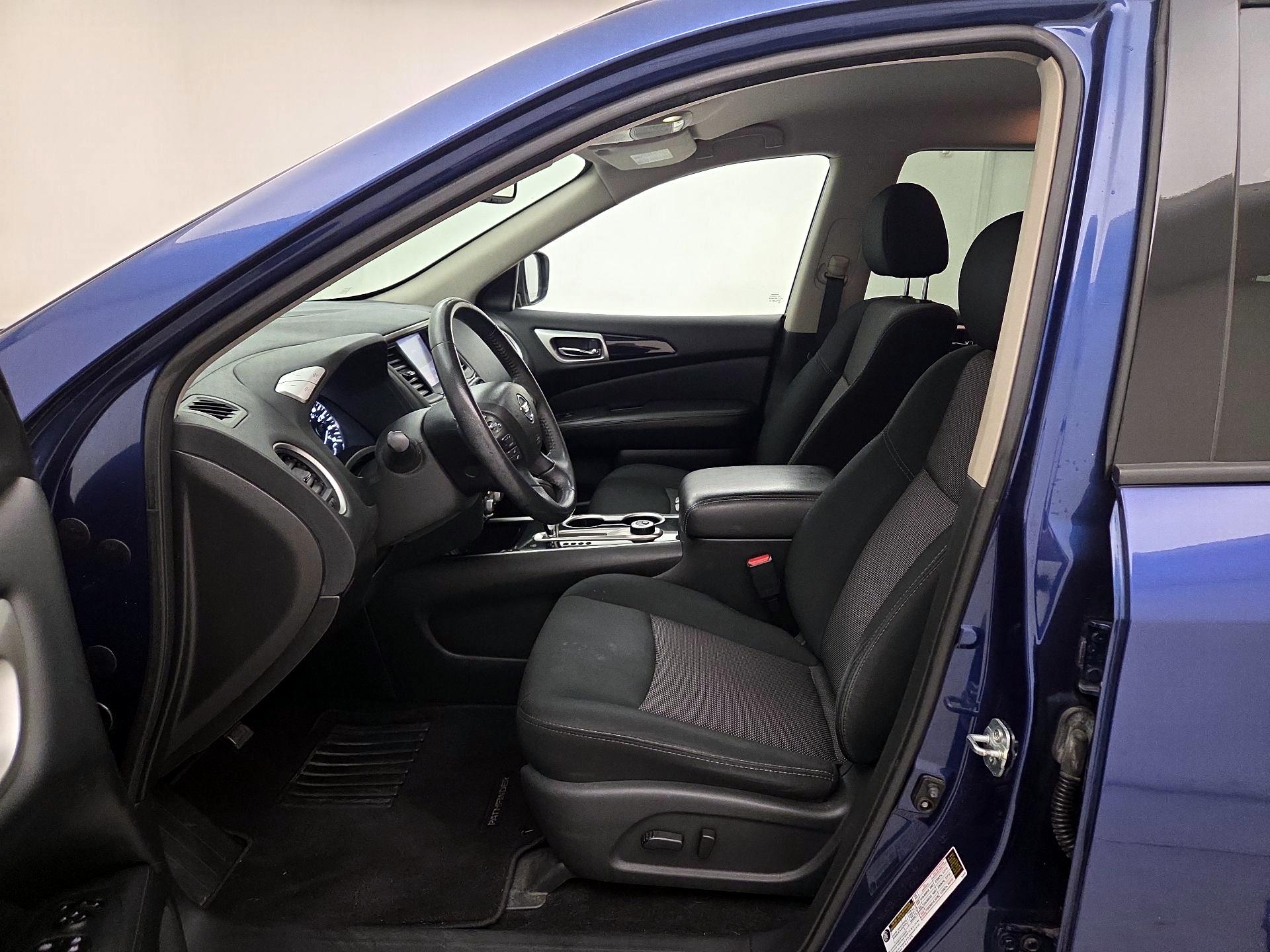 Thumbnail: 2018 Nissan Pathfinder - 11