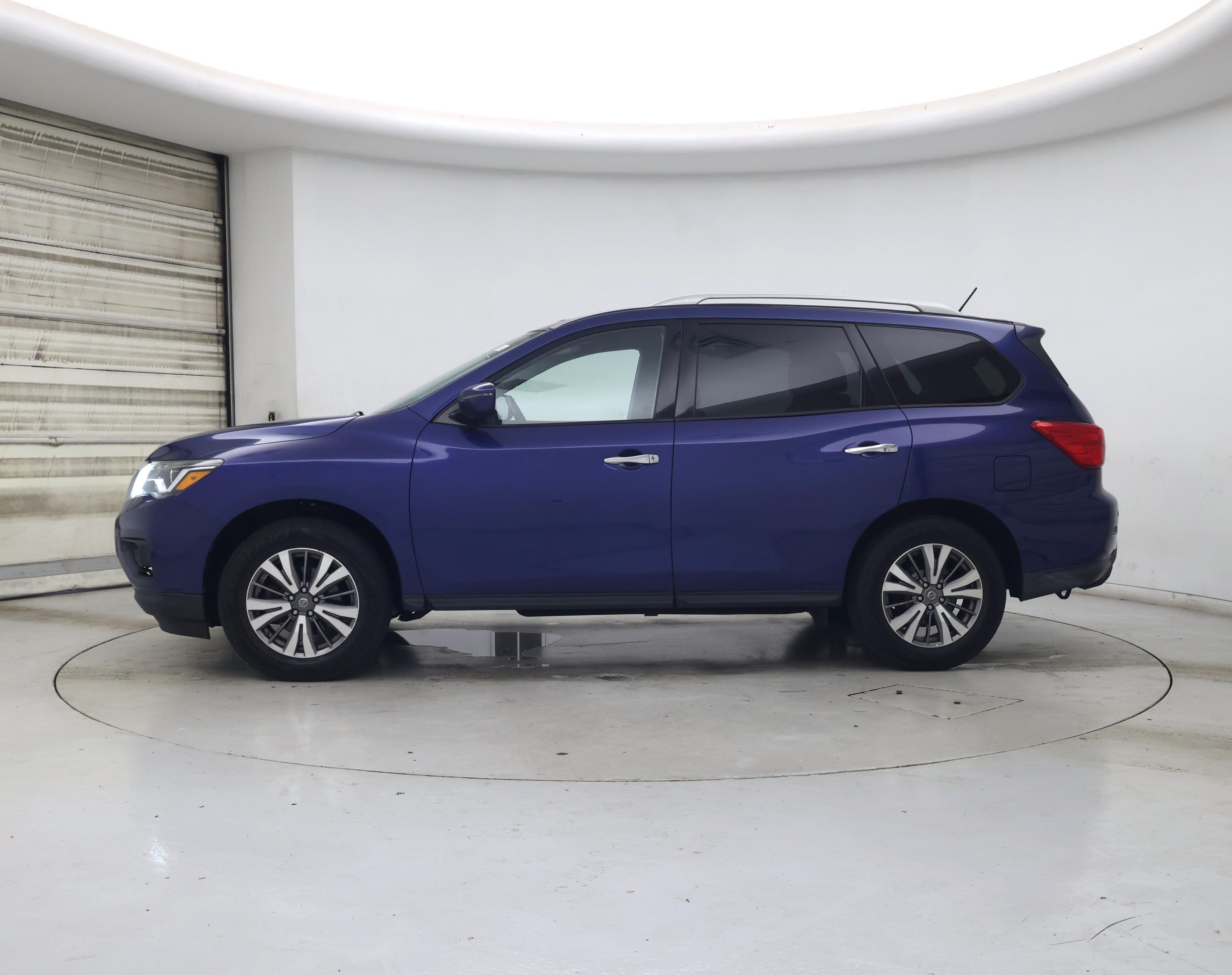 Thumbnail: 2018 Nissan Pathfinder - 3