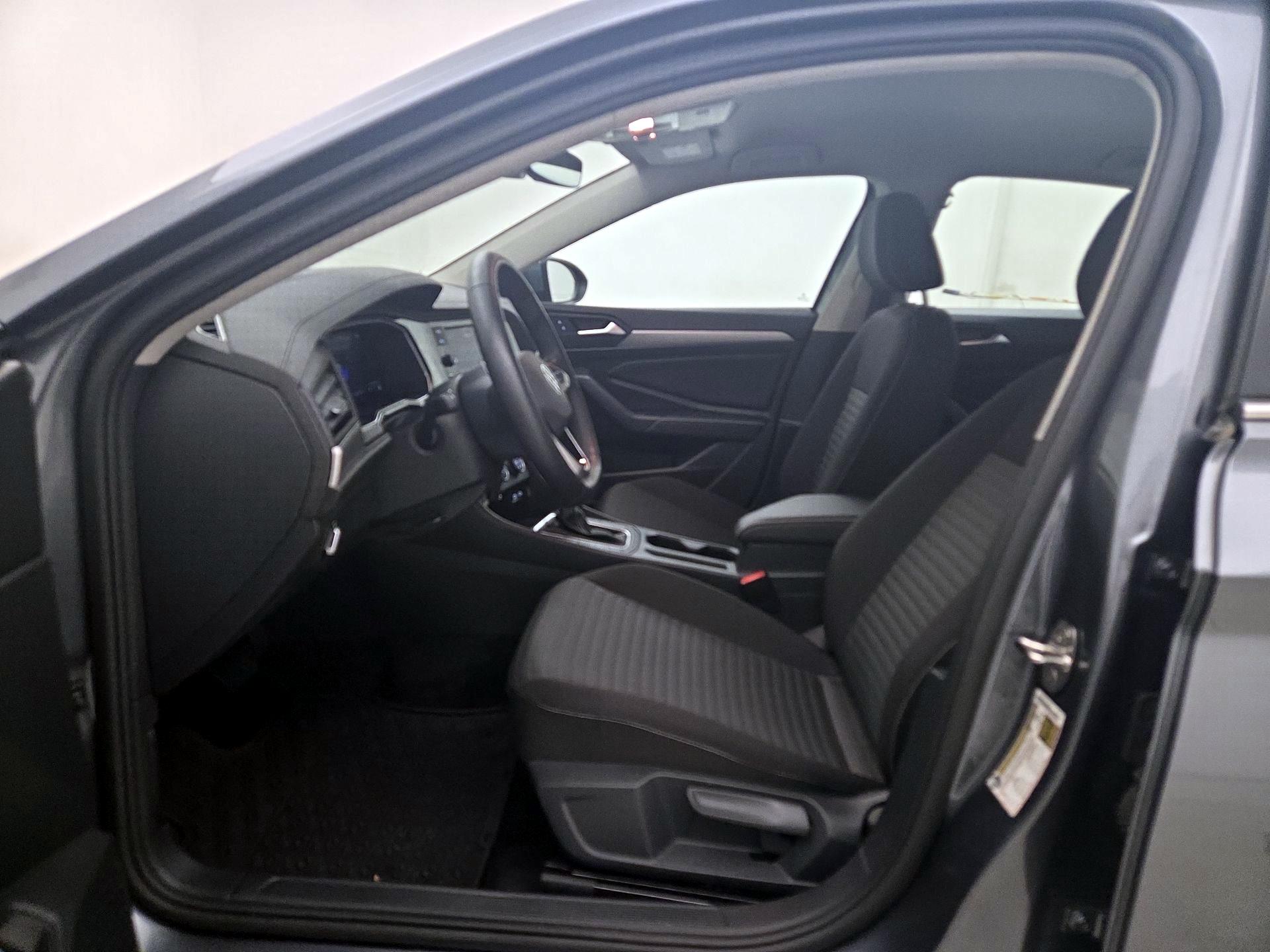 Thumbnail: 2024 Volkswagen Jetta - 11