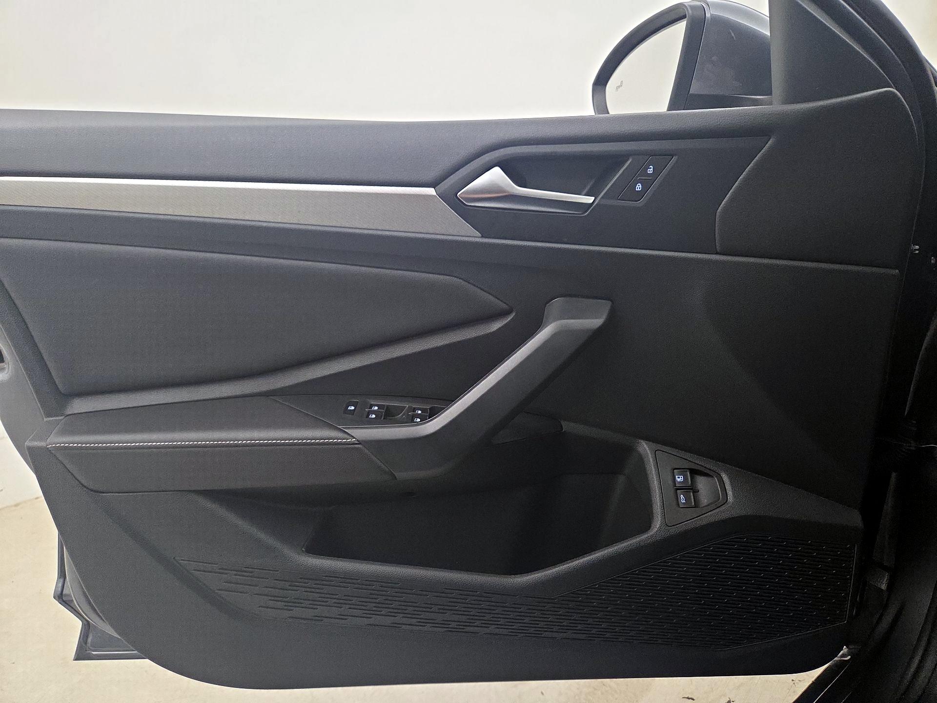 Thumbnail: 2024 Volkswagen Jetta - 12